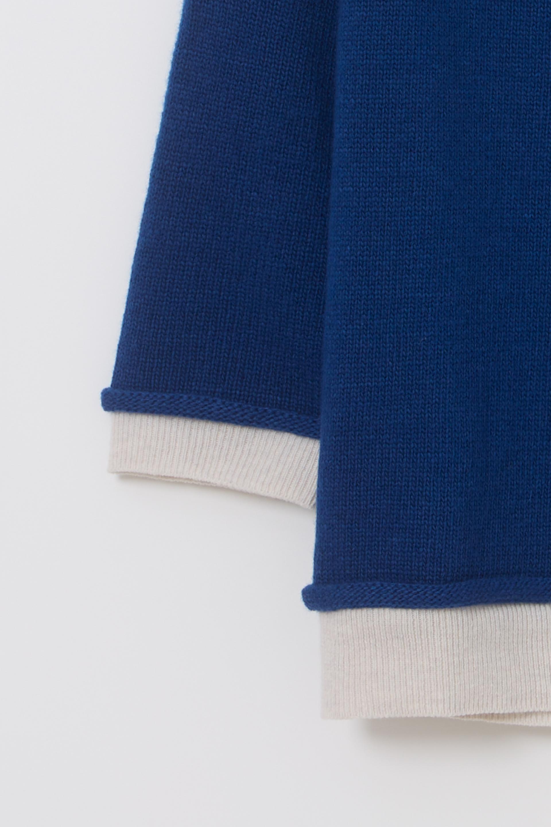 layered roll knit (blue)