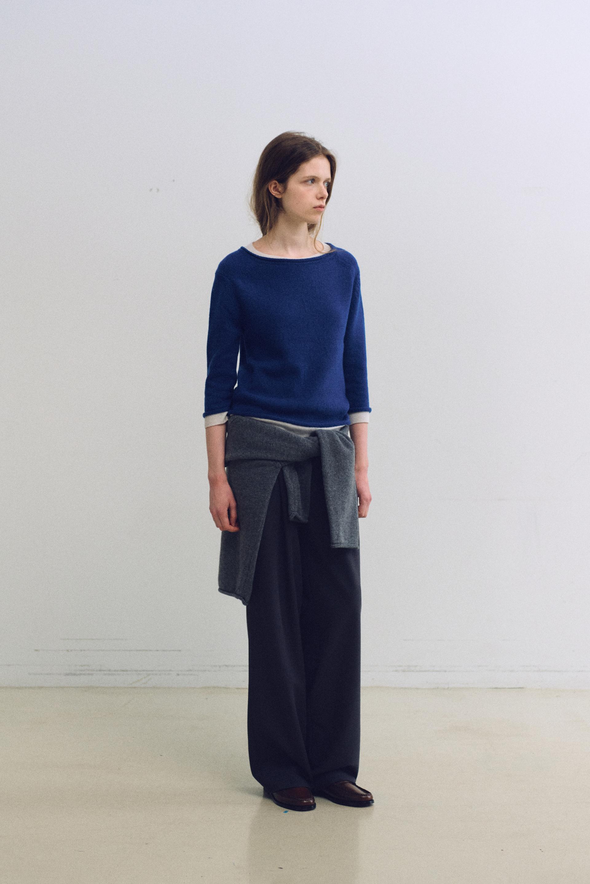 layered roll knit (blue)