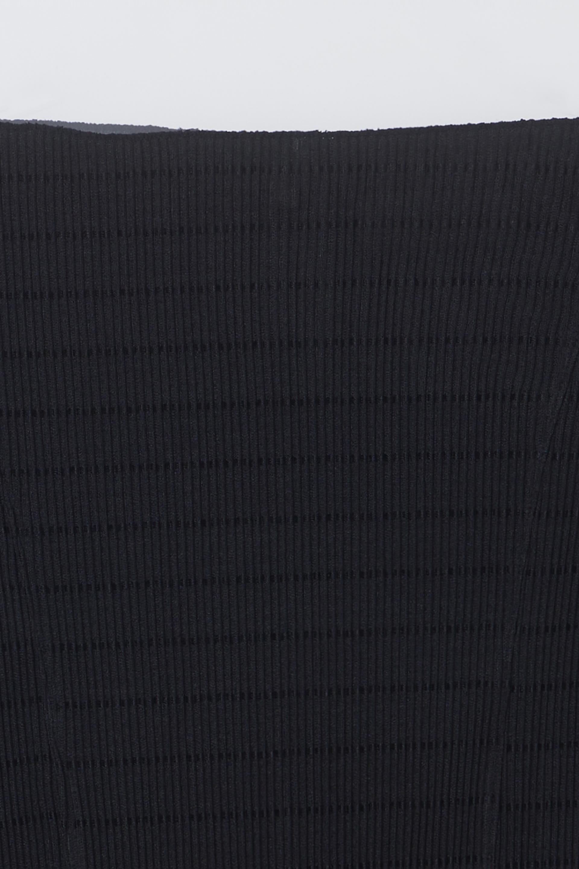pleats seam half blouse (black)
