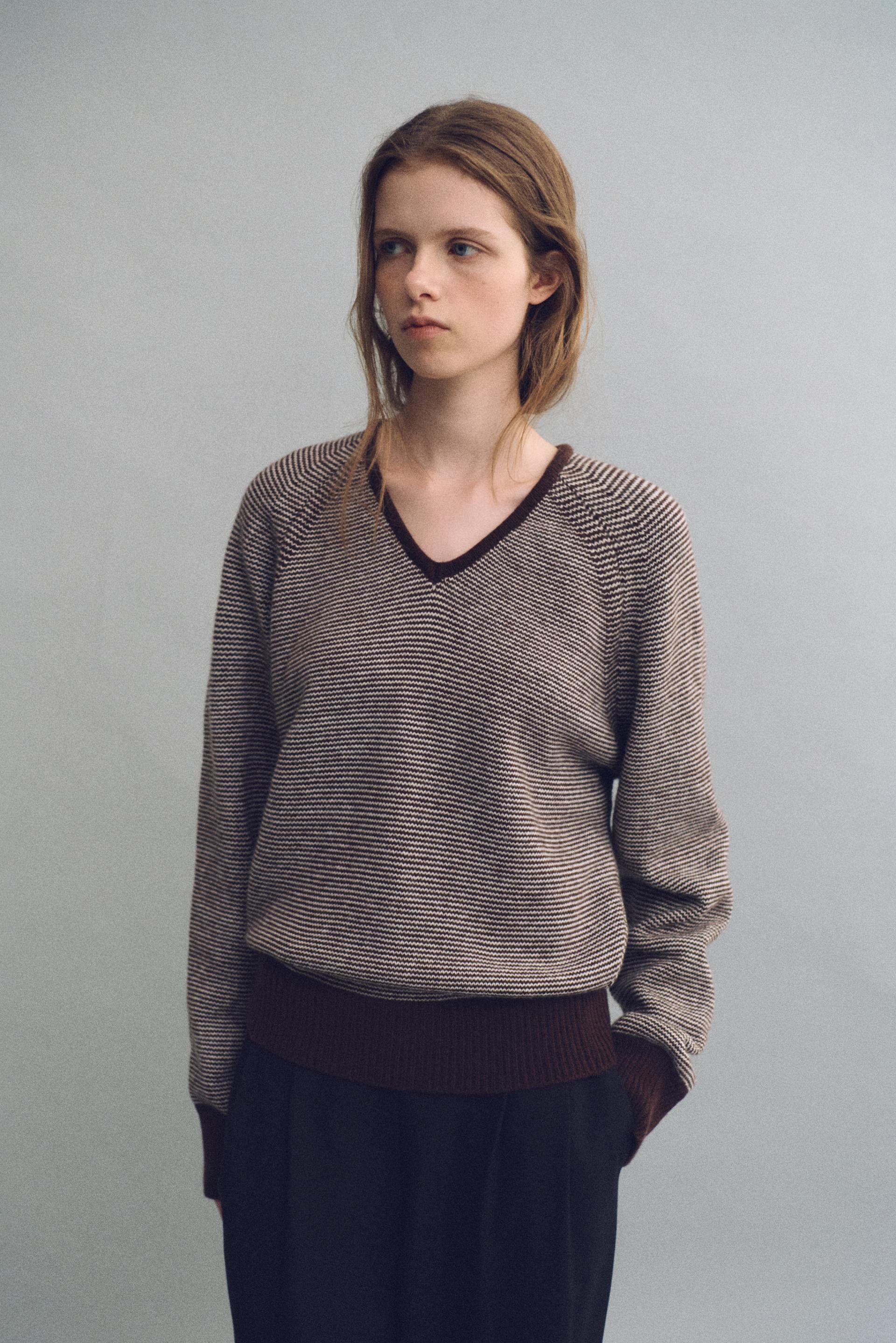 pipe v-neck knit (stripe brown)