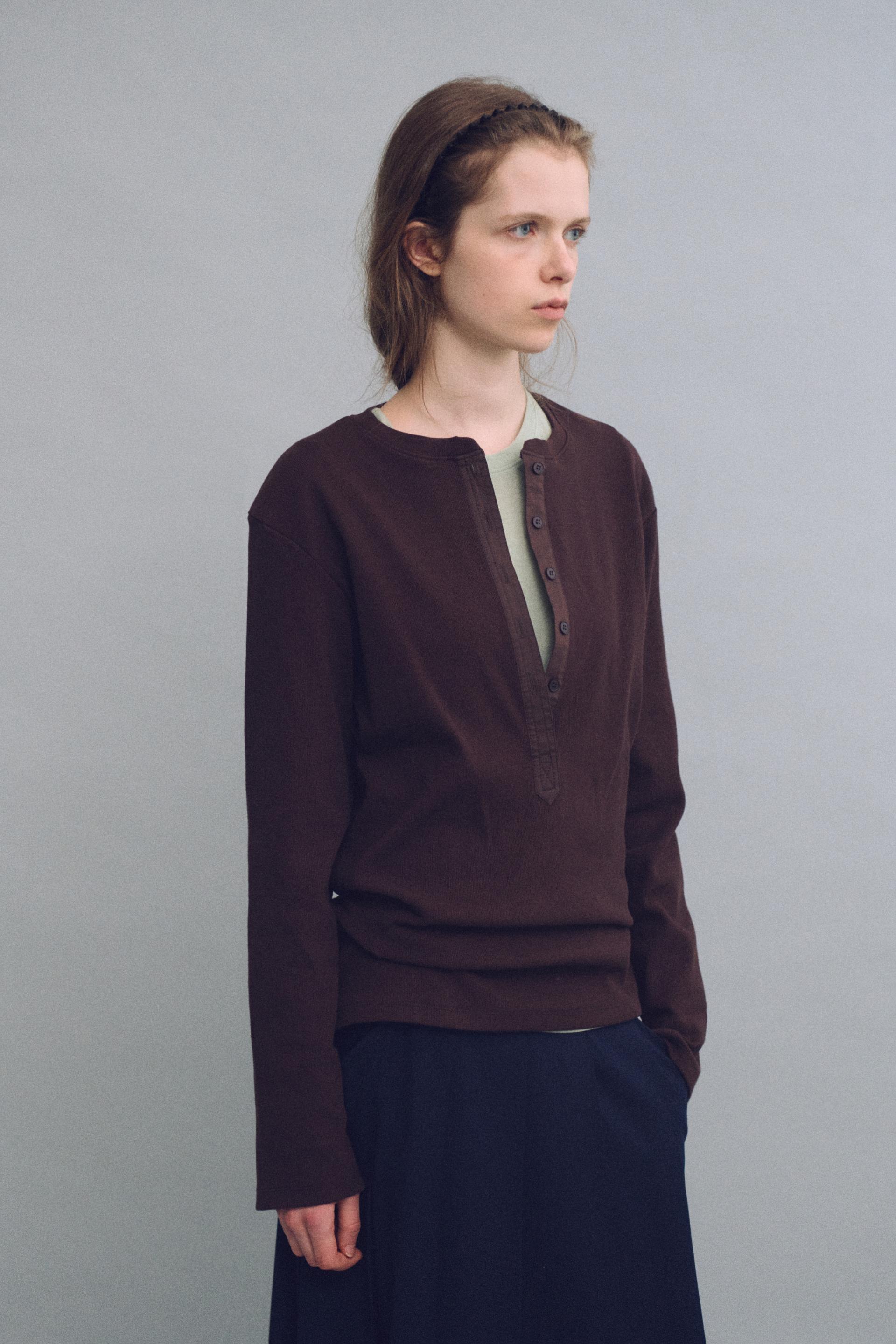 alter deep henley t-shirt (brown)