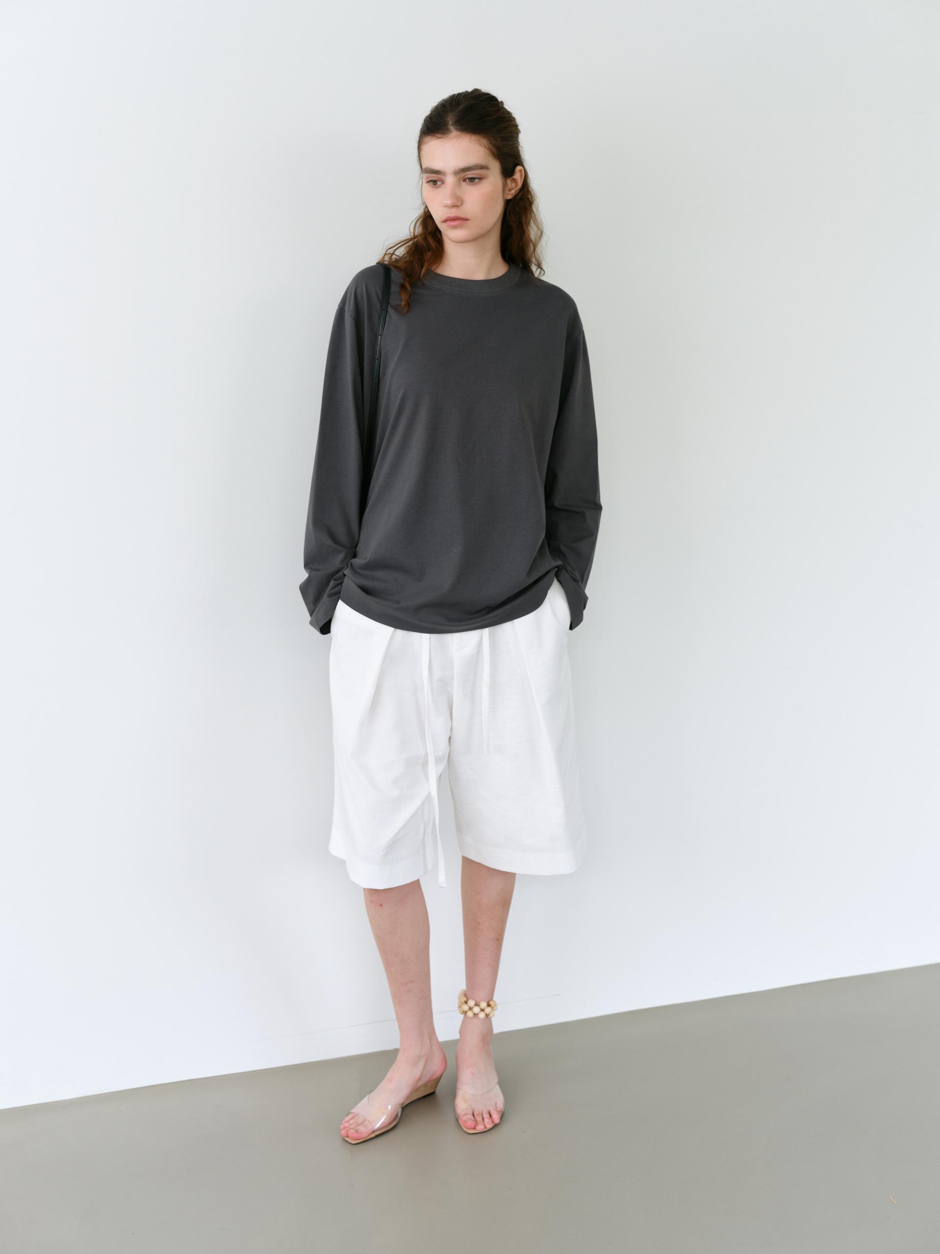 linen tuck bermuda (white)