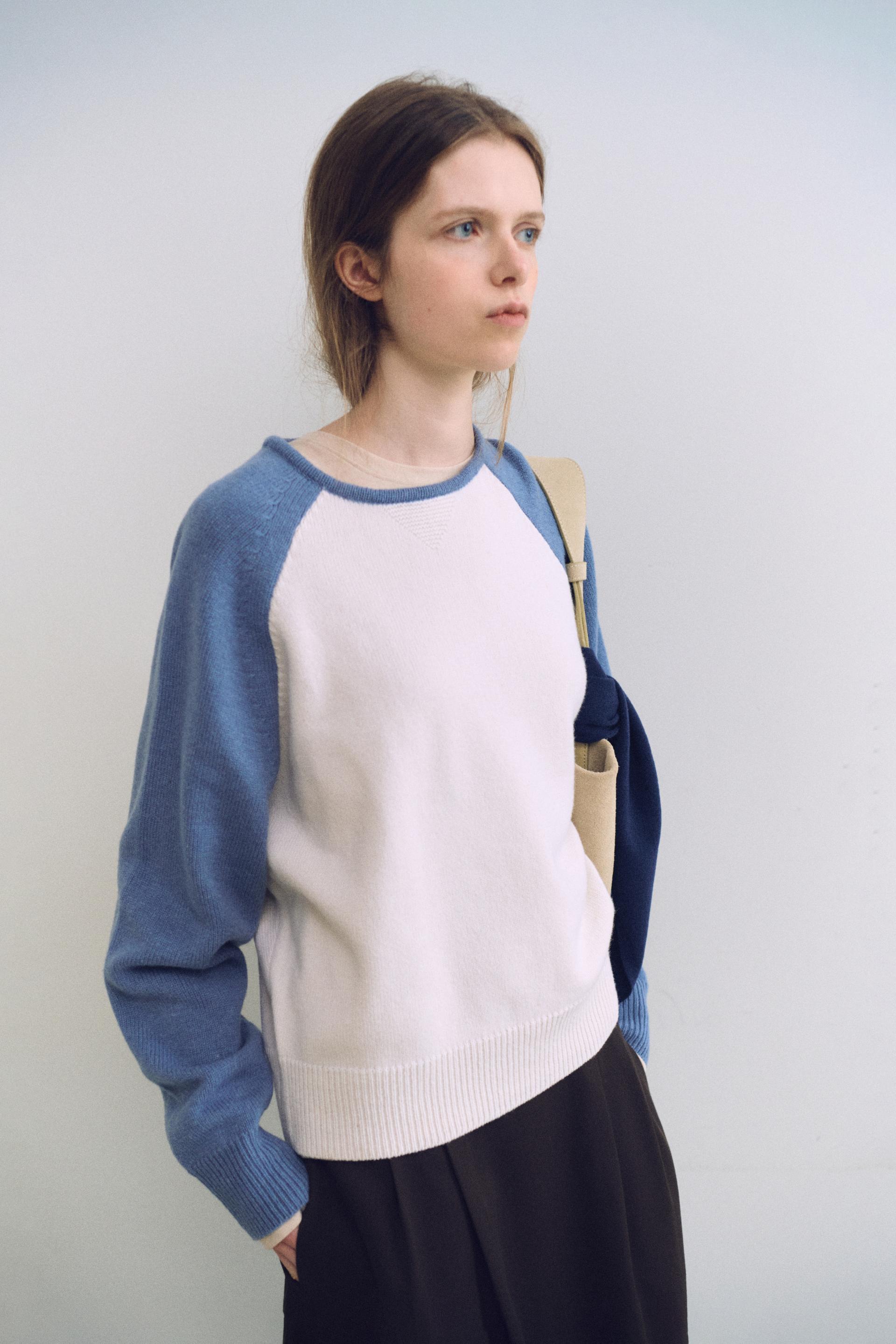 tone raglan knit (blue)
