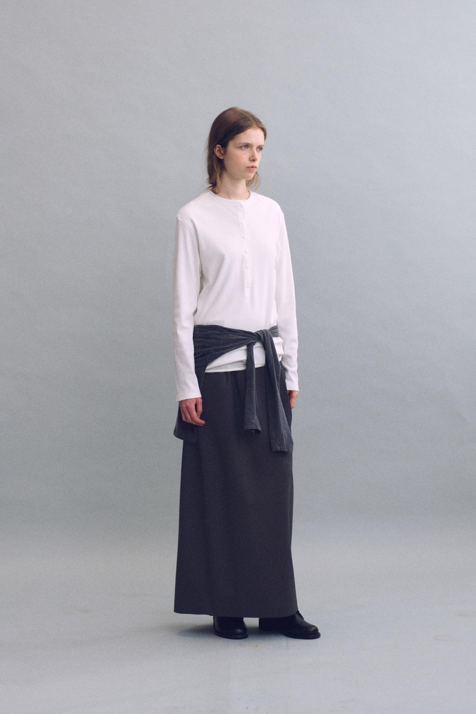 tuck maxi wool skirt (charcoal)