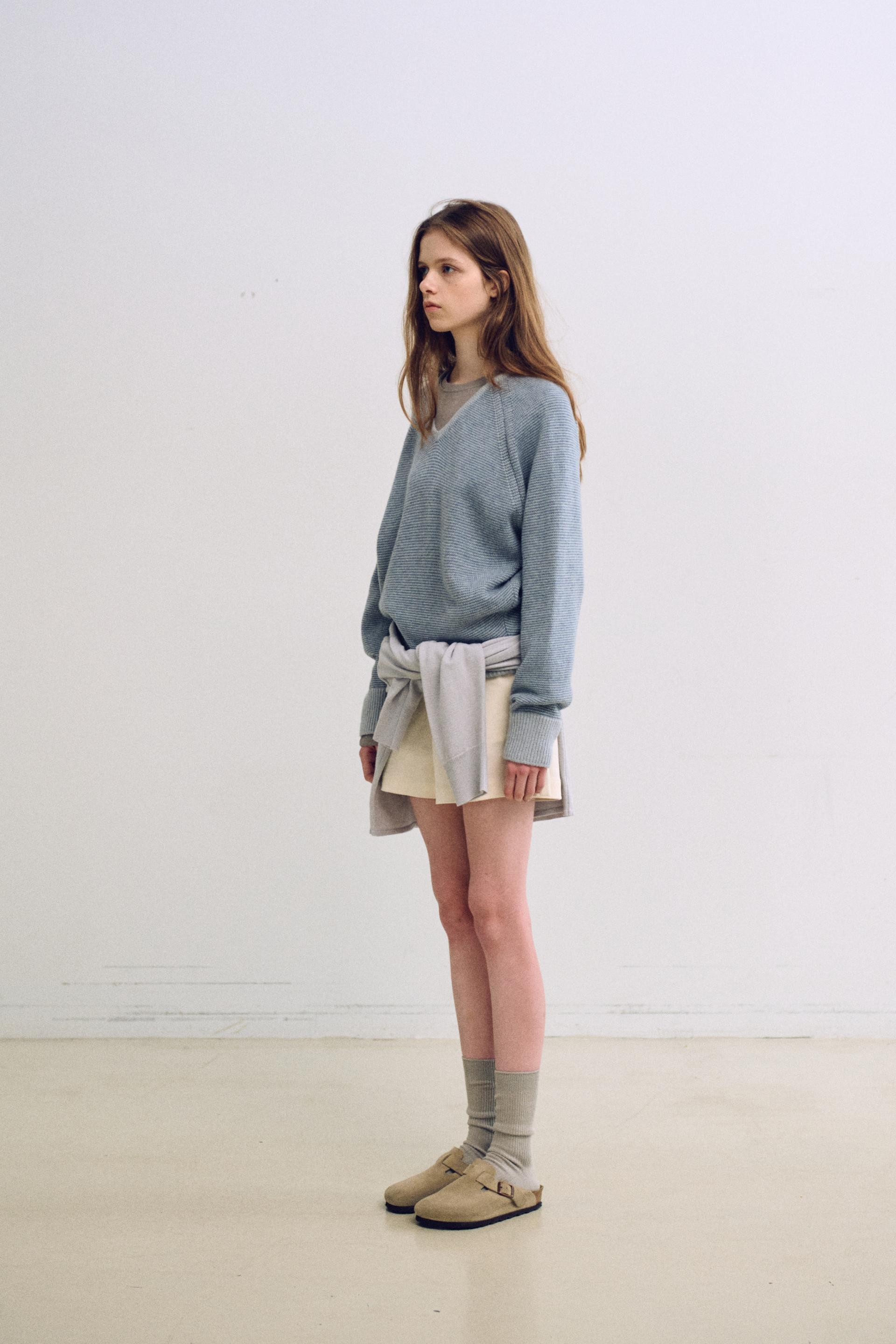 pipe v-neck knit (stripe sky blue)