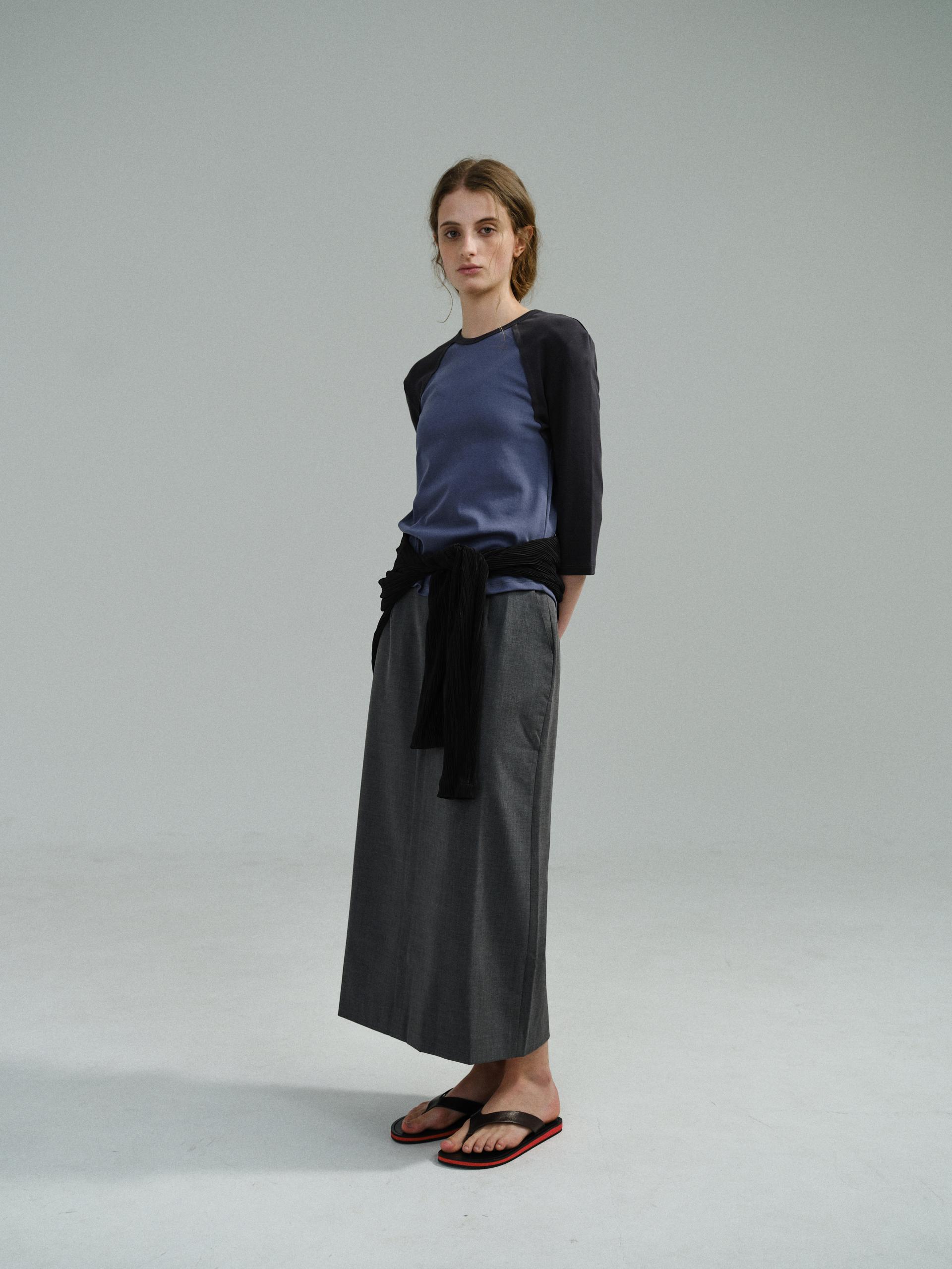 레글런 티셔츠 (charcoal navy)