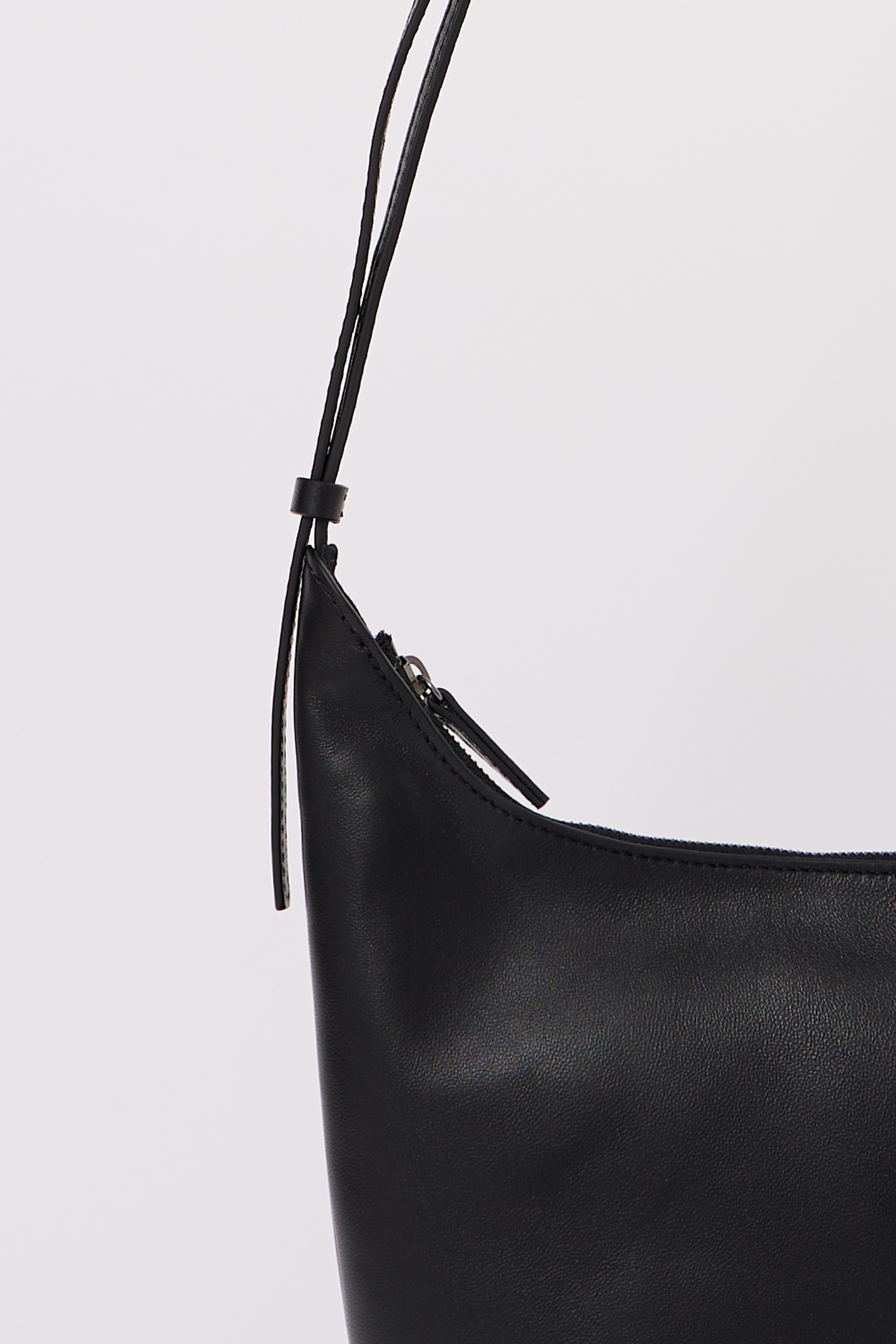 arc lamb hobo bag (black)