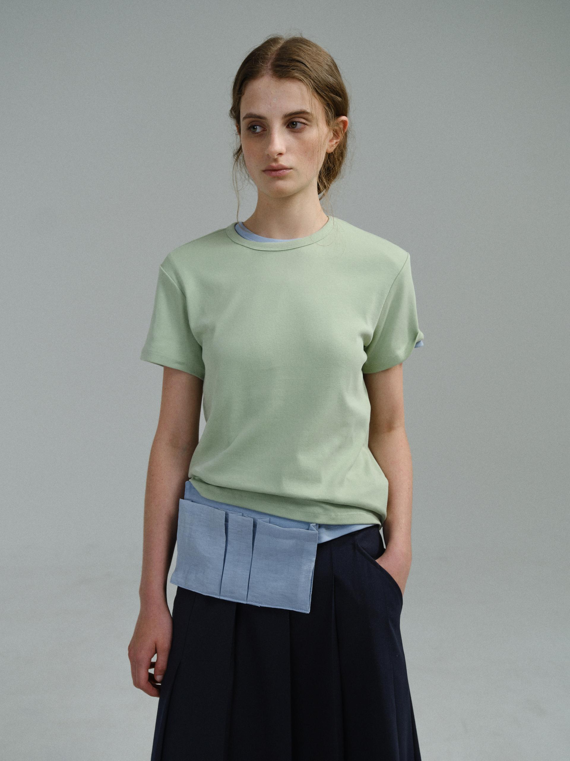 core t-shirt (sage green)