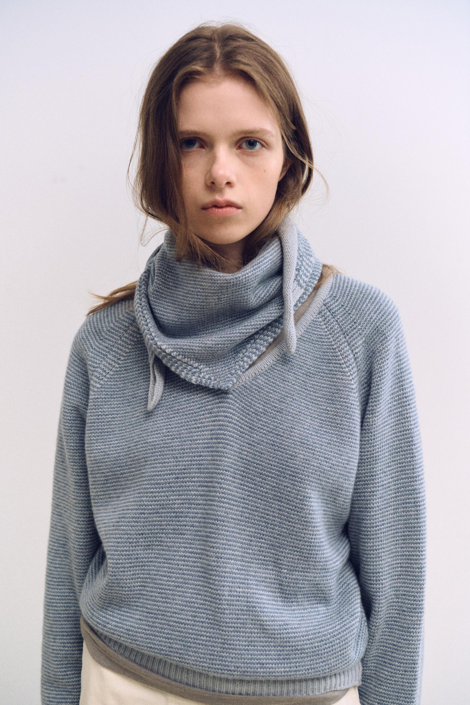 pipe v-neck knit (stripe sky blue)
