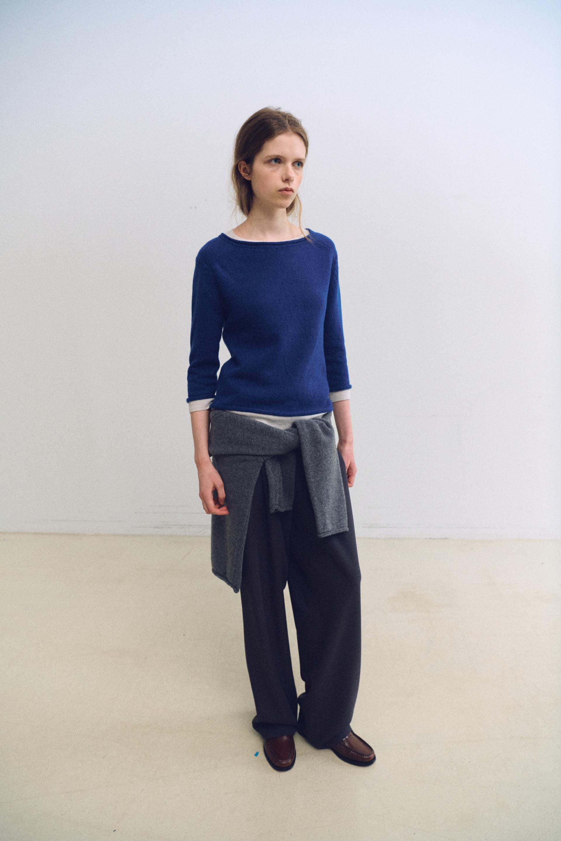 layered roll knit (blue)
