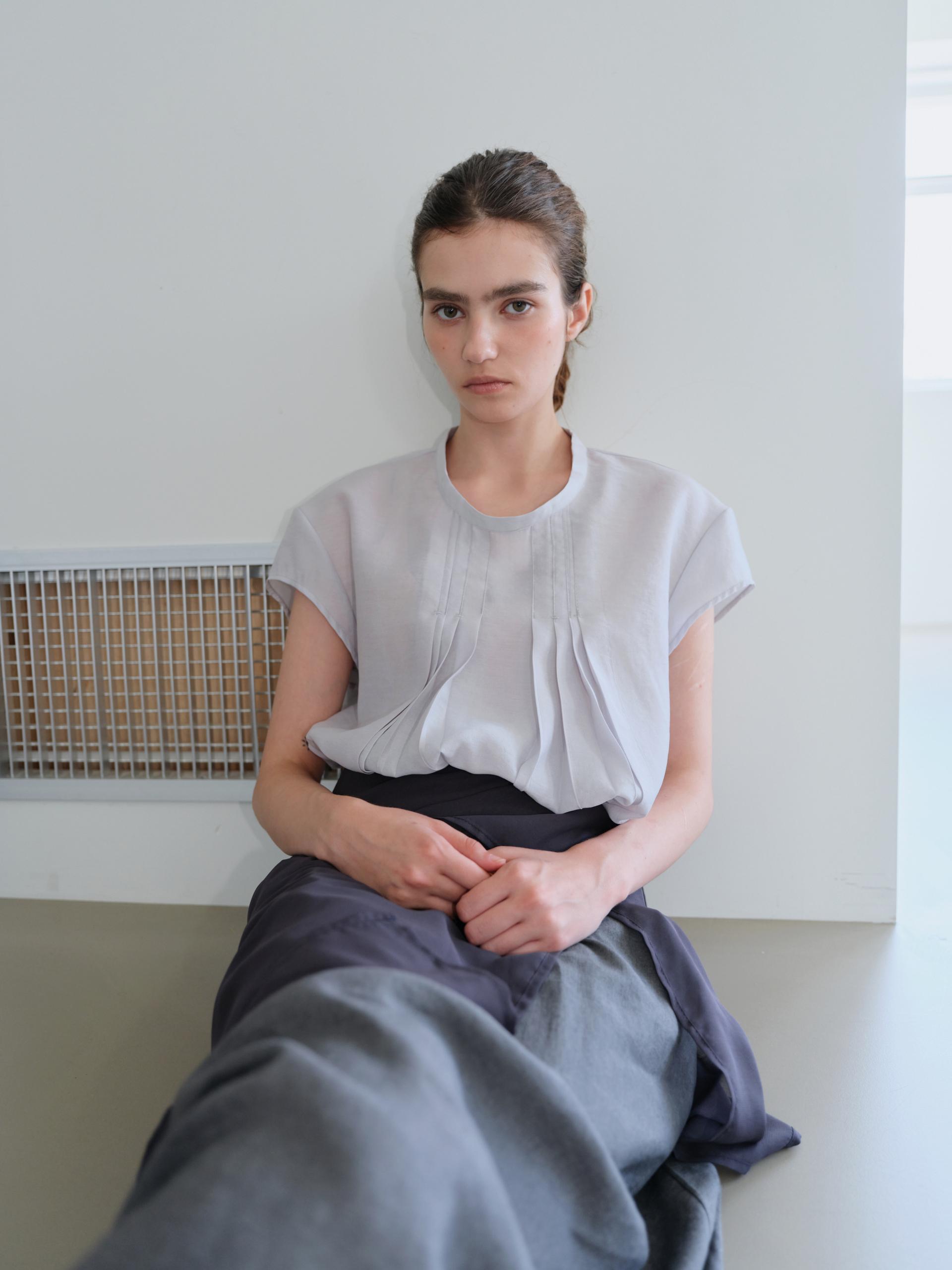 [4차 재입고] veil pleats blouse (mist)