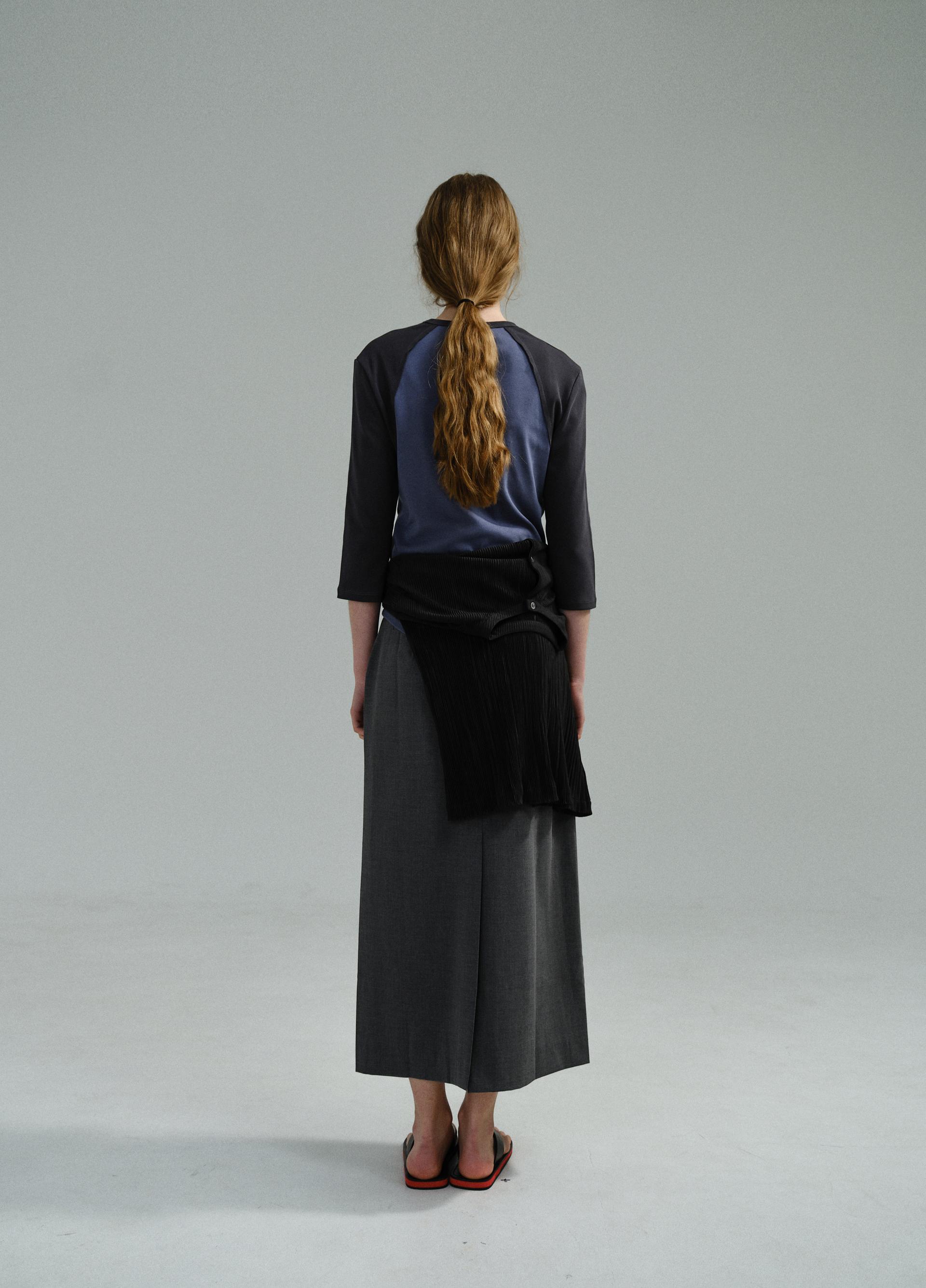 레글런 티셔츠 (charcoal navy)
