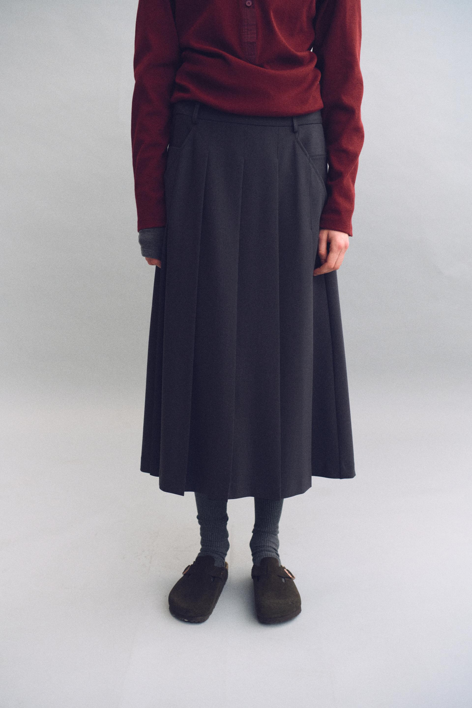 double pocket pleats skirt (charcoal)