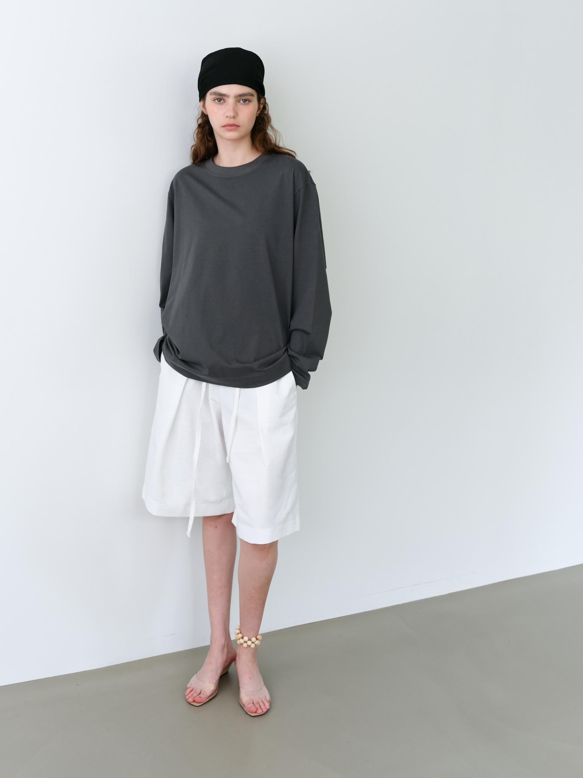 linen tuck bermuda (white)
