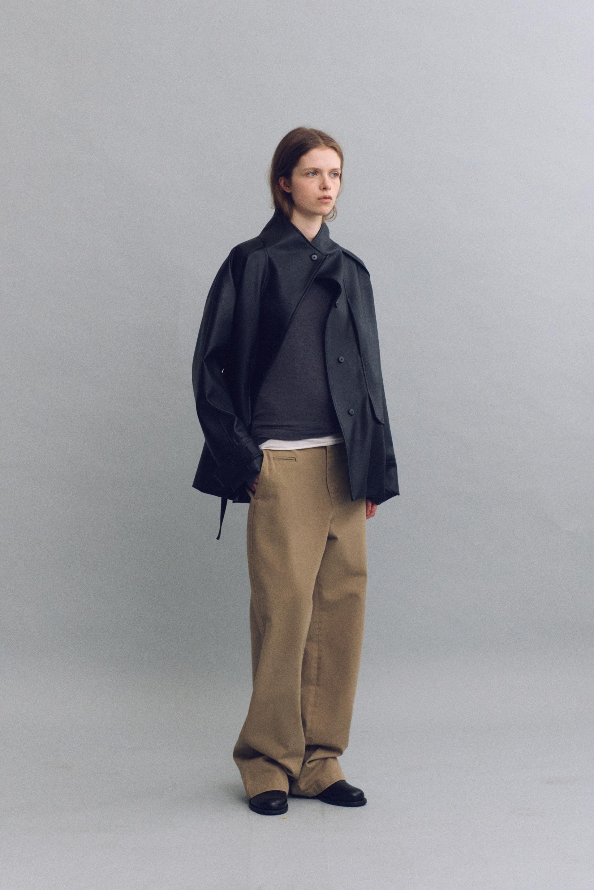 [4차 재입고 9/8 순차배송] vent half trench coat (leather black)