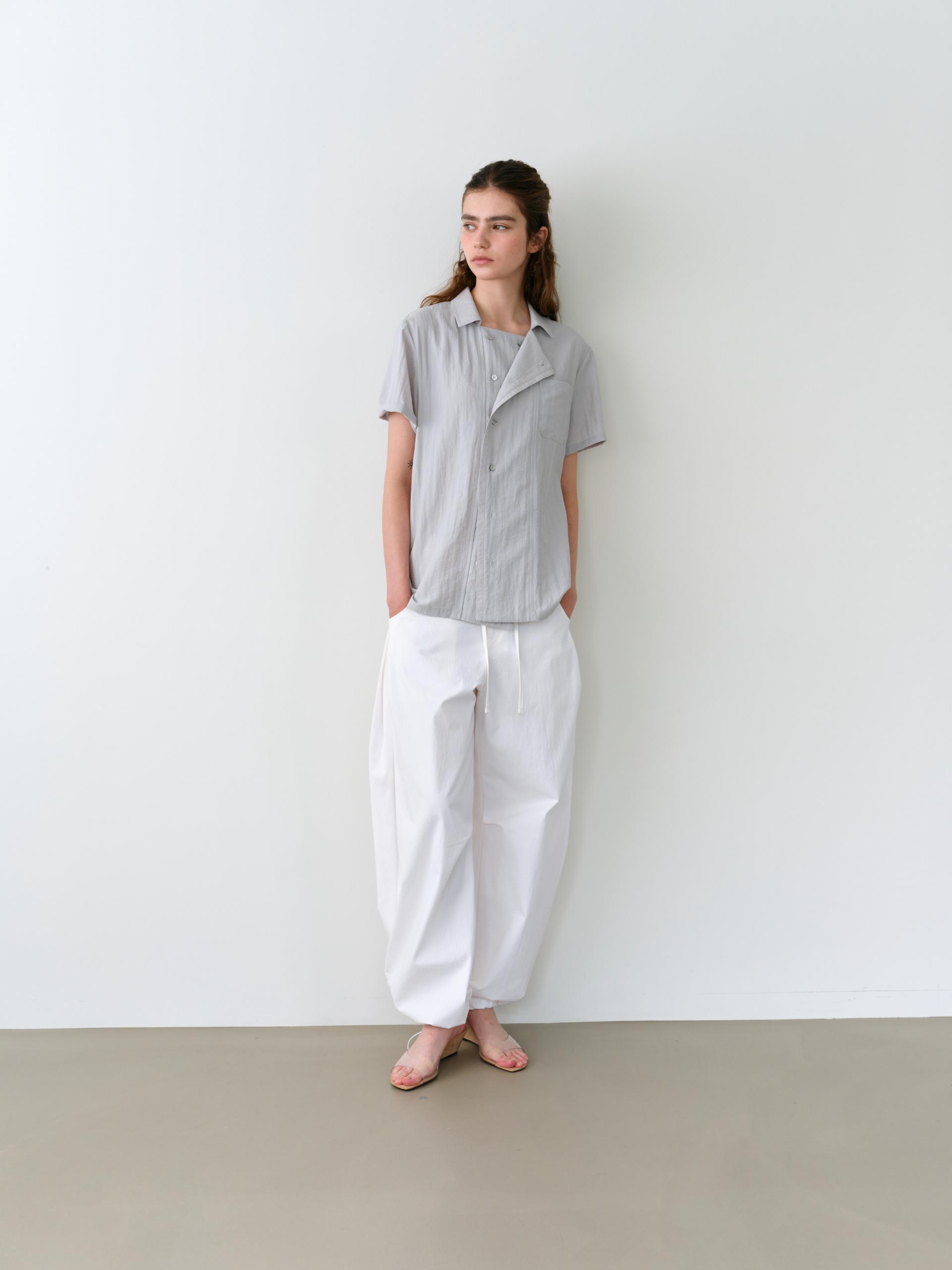 overlap half shirt (dusty sky)