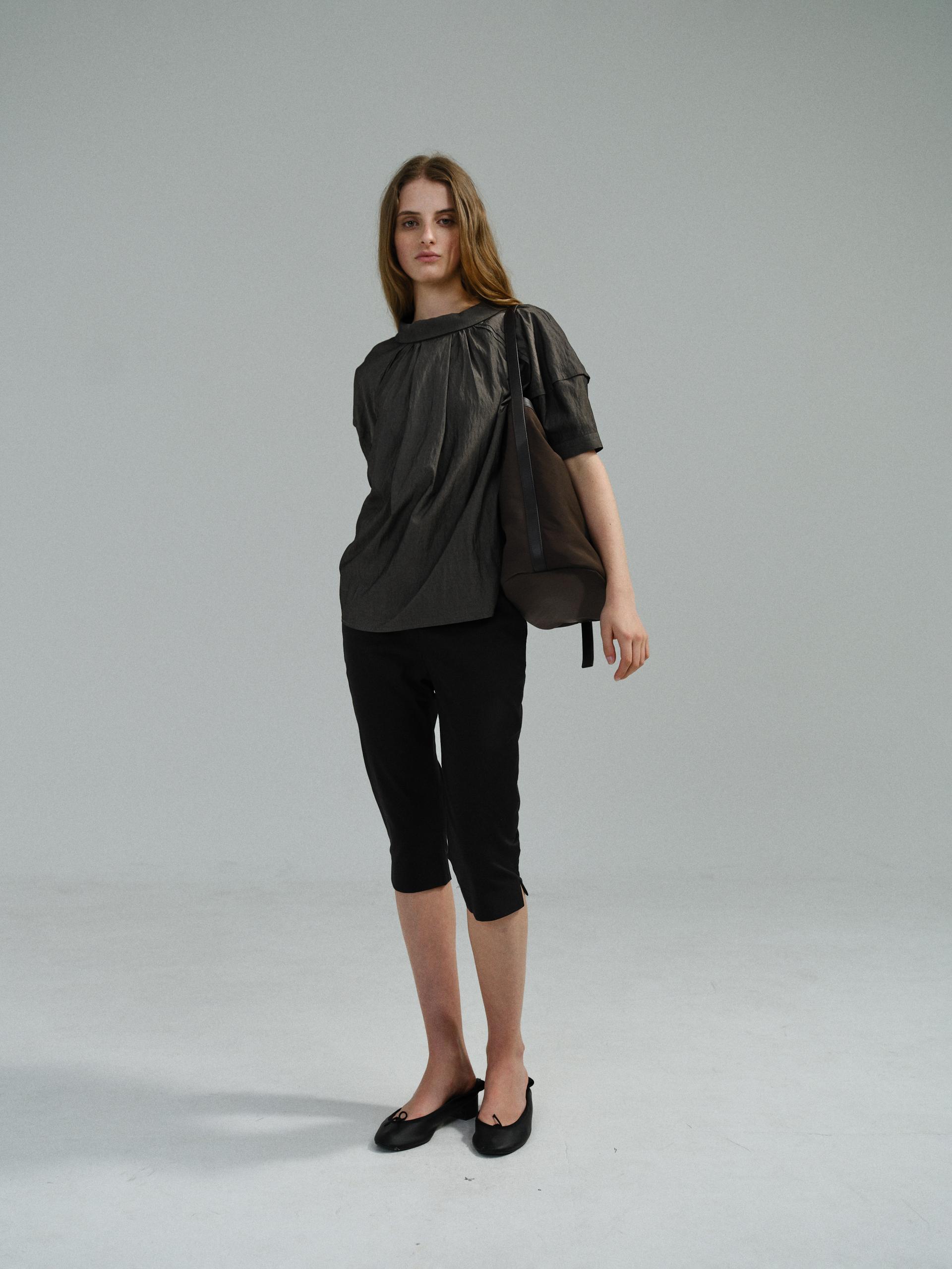 [2차 재입고] arc half blouse (charcoal brown)