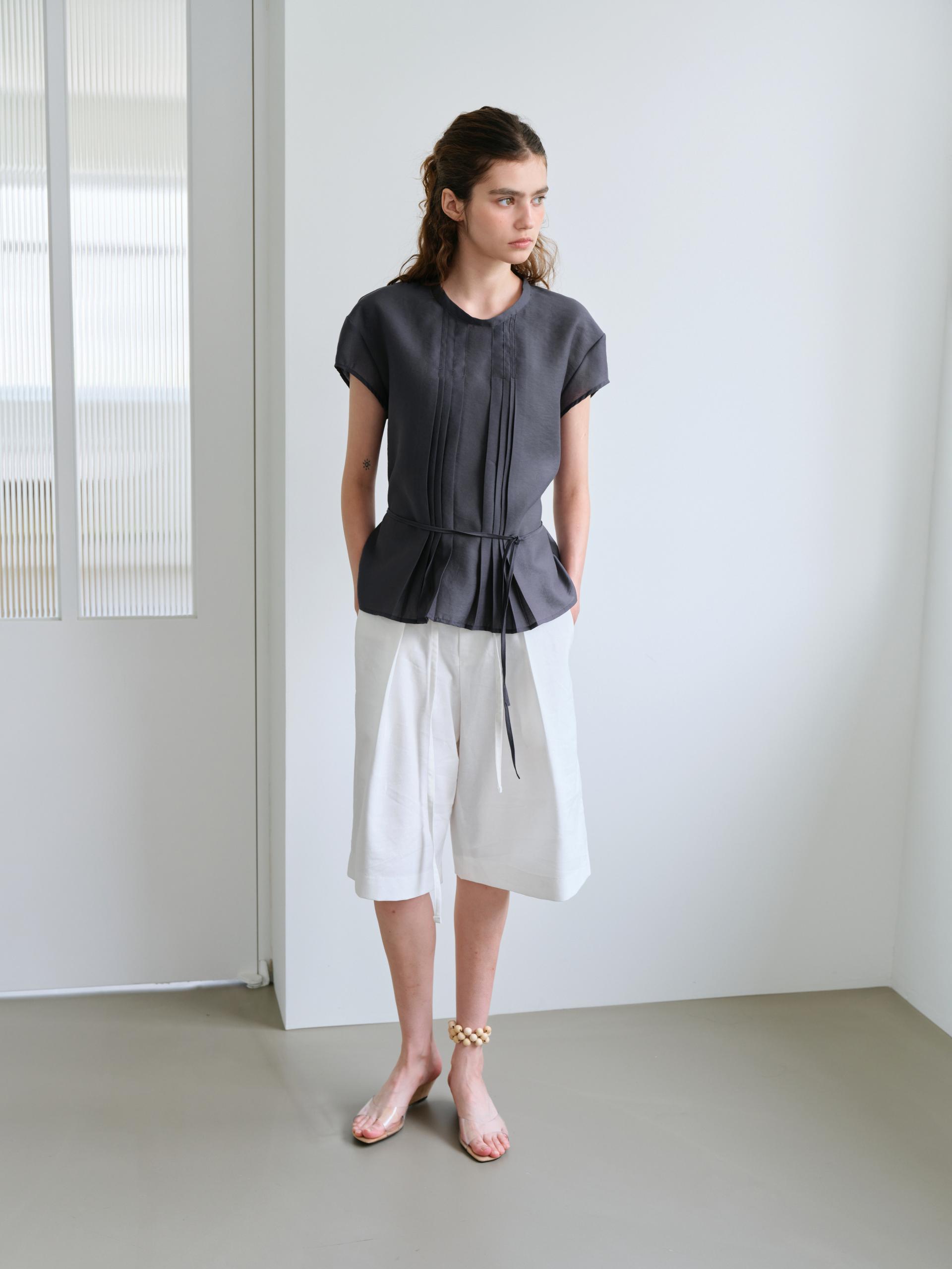 [2차 재입고] veil pleats blouse (charcoal)