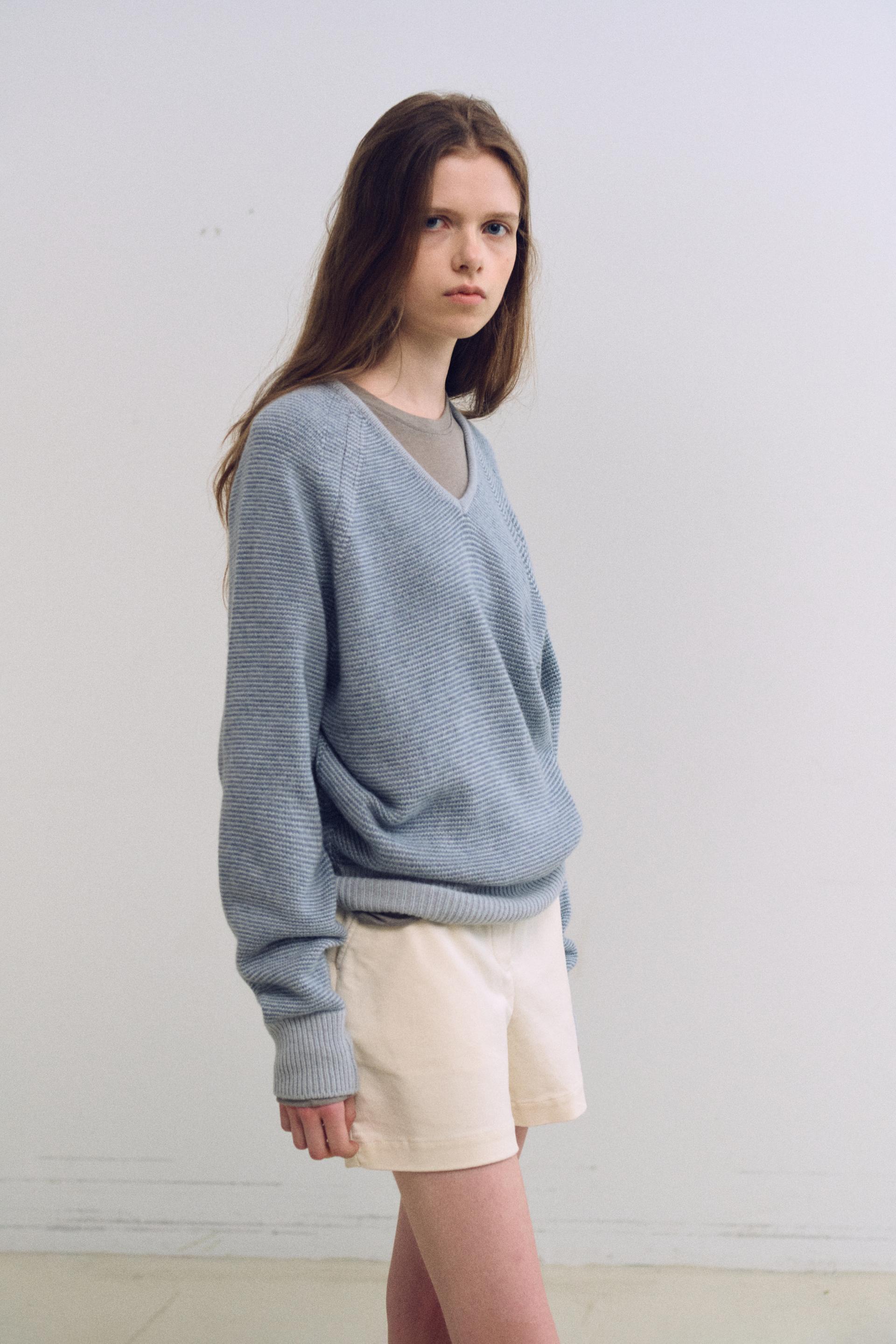 pipe v-neck knit (stripe sky blue)