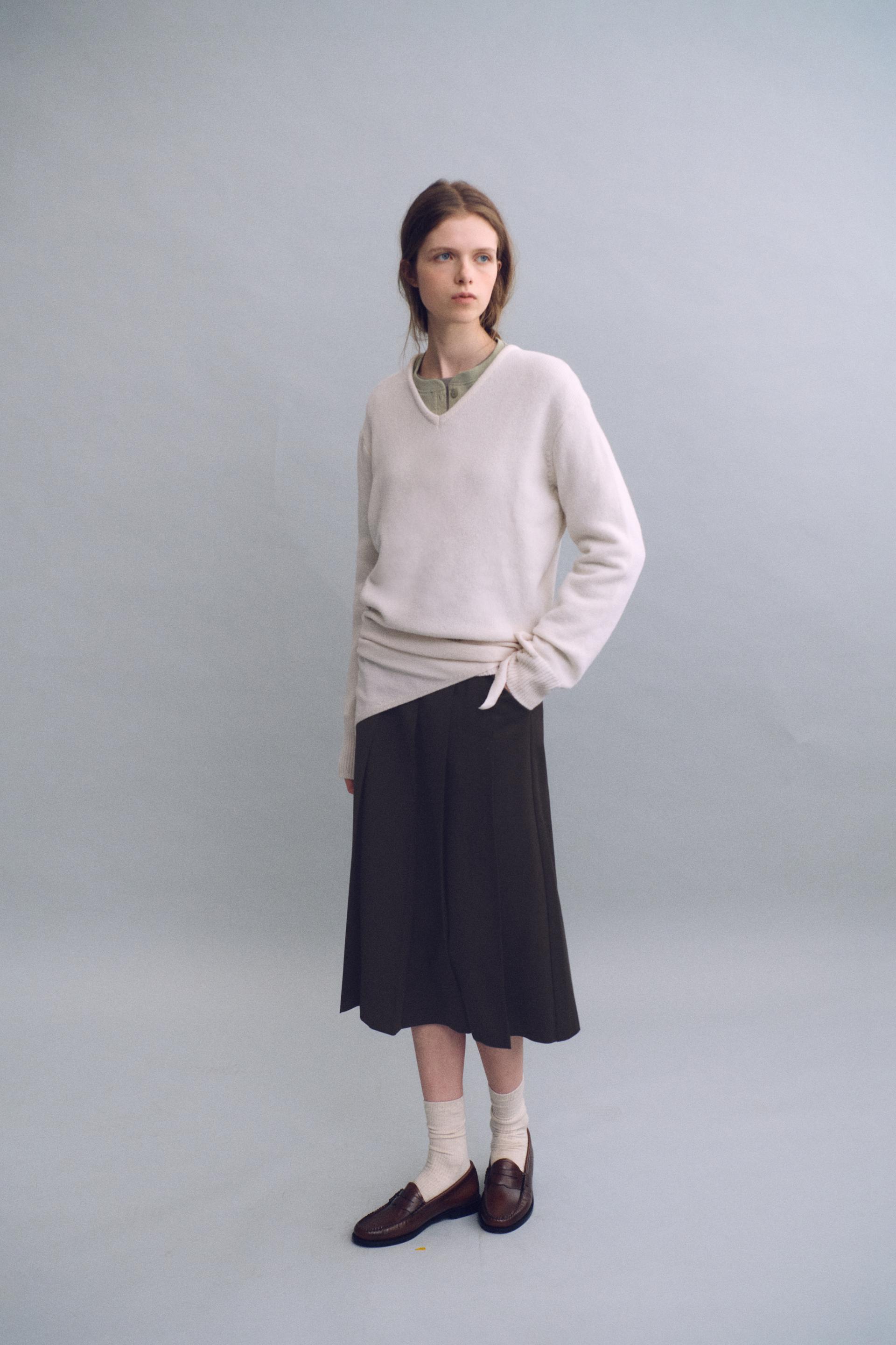pipe v-neck knit (ivory)