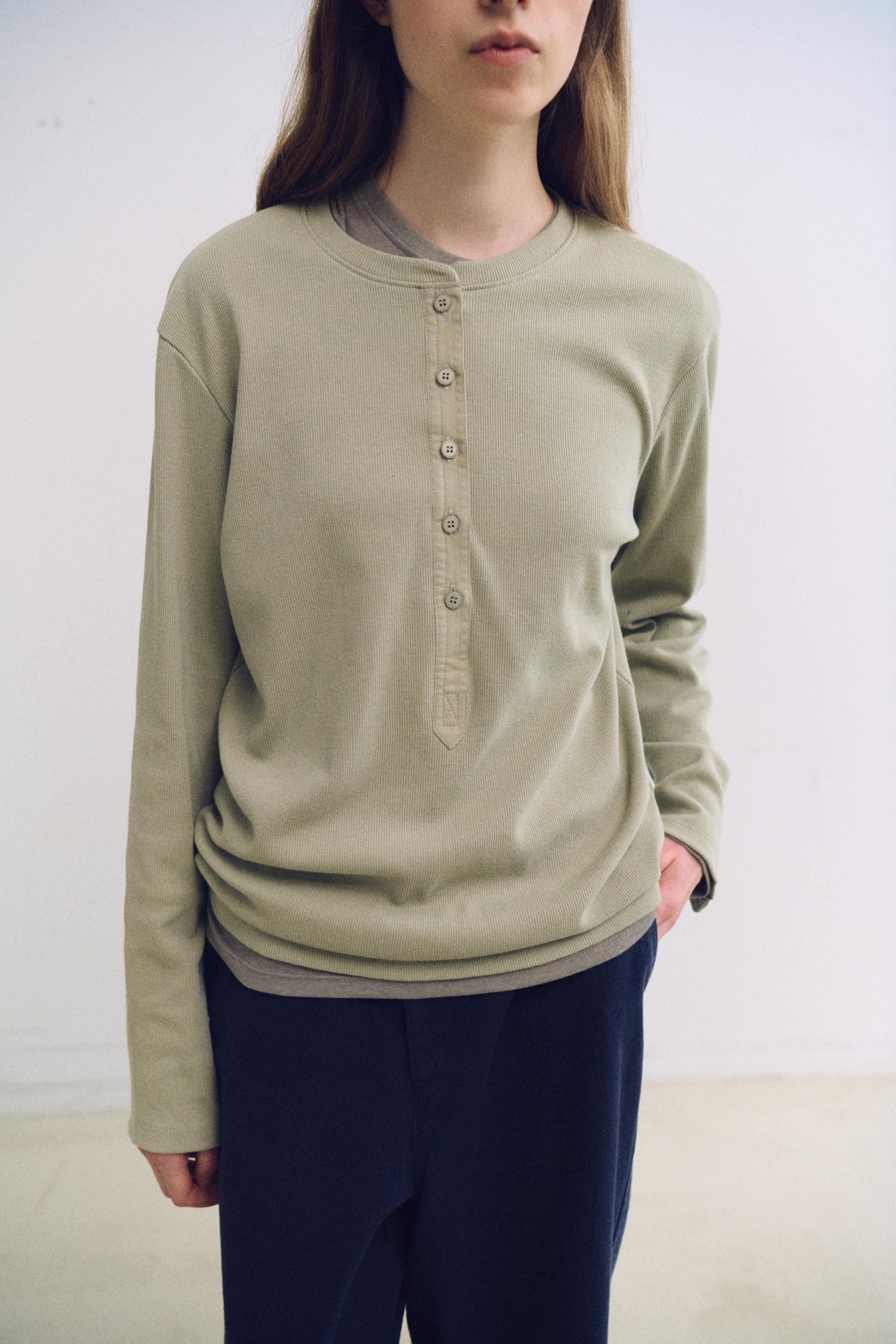 alter deep henley t-shirt (dusty mint)