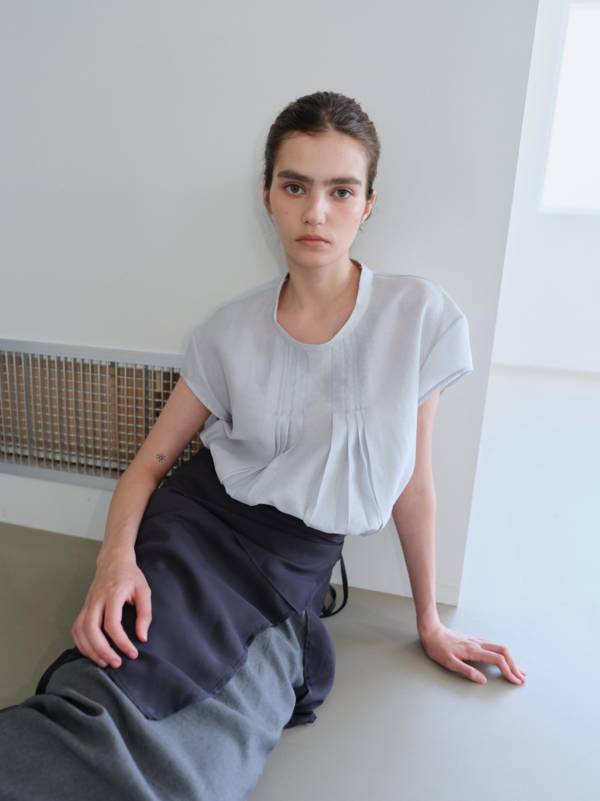 [4차 재입고] veil pleats blouse (mist)