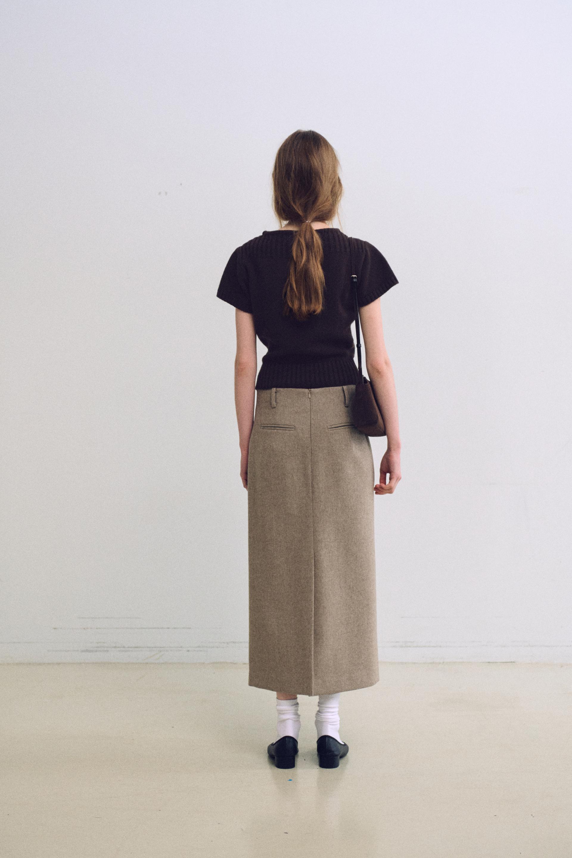 lip pencil skirt winter ver. (beige)