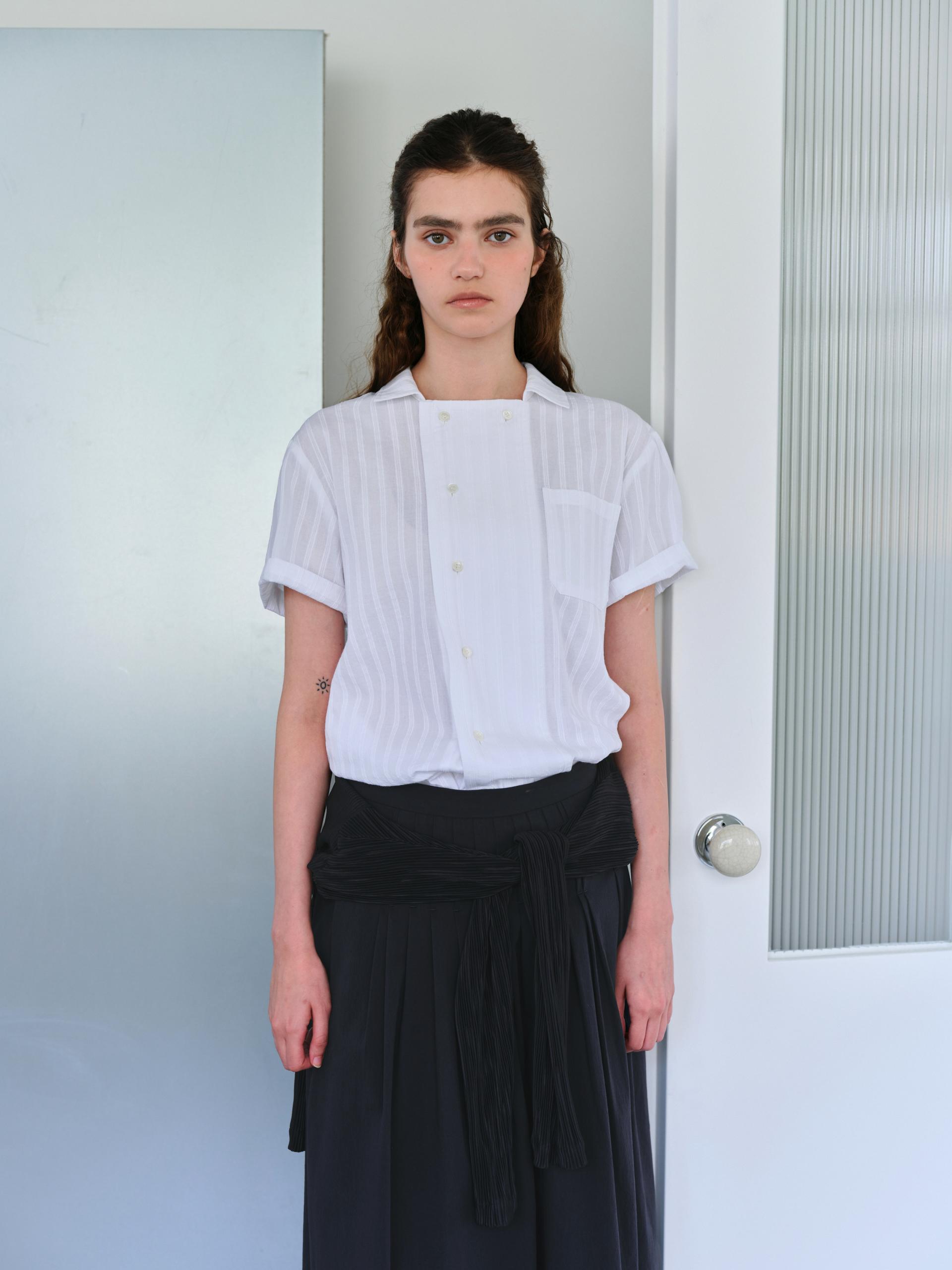 overlap half shirt (white stripe)