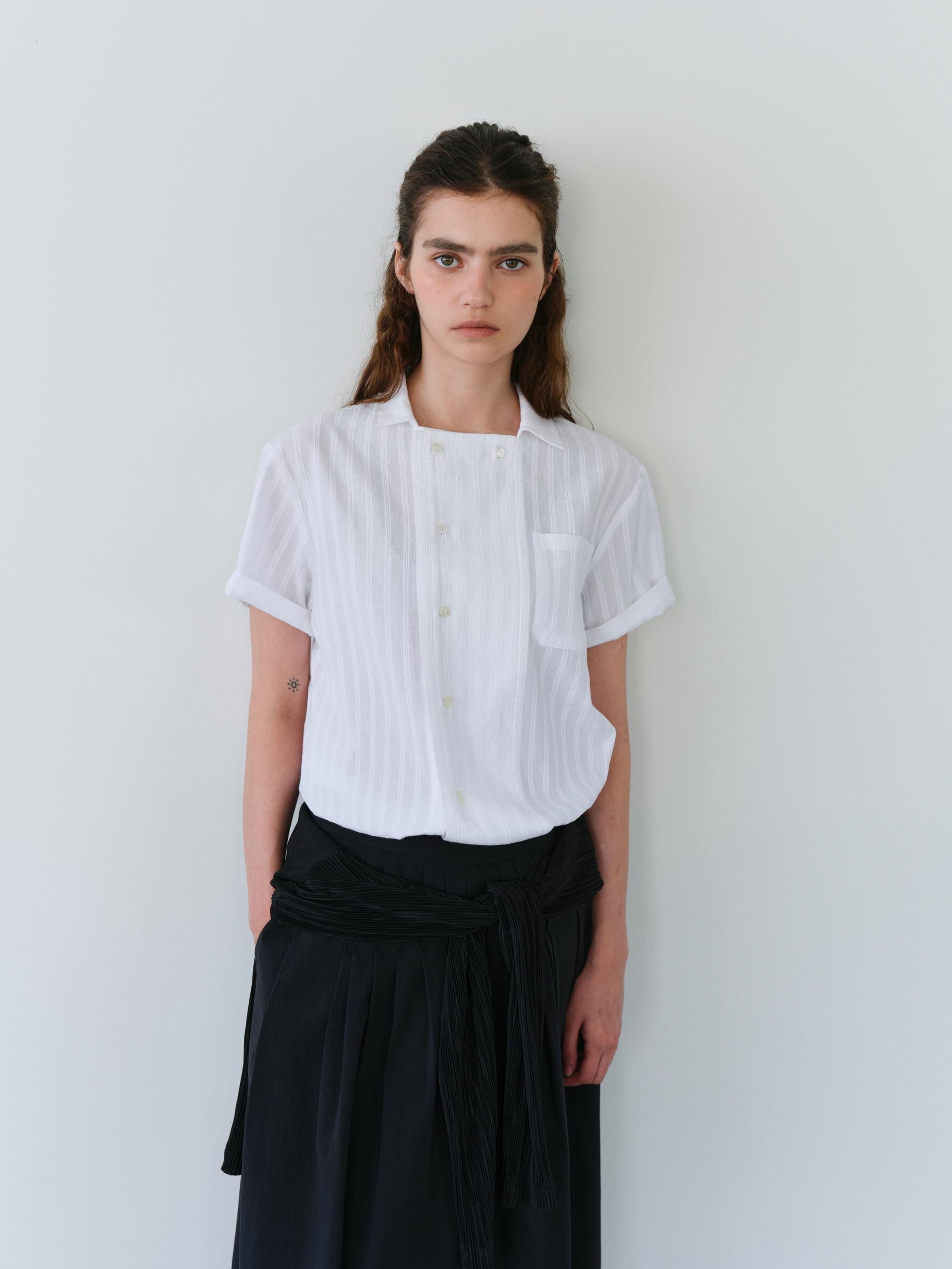 overlap half shirt (white stripe)