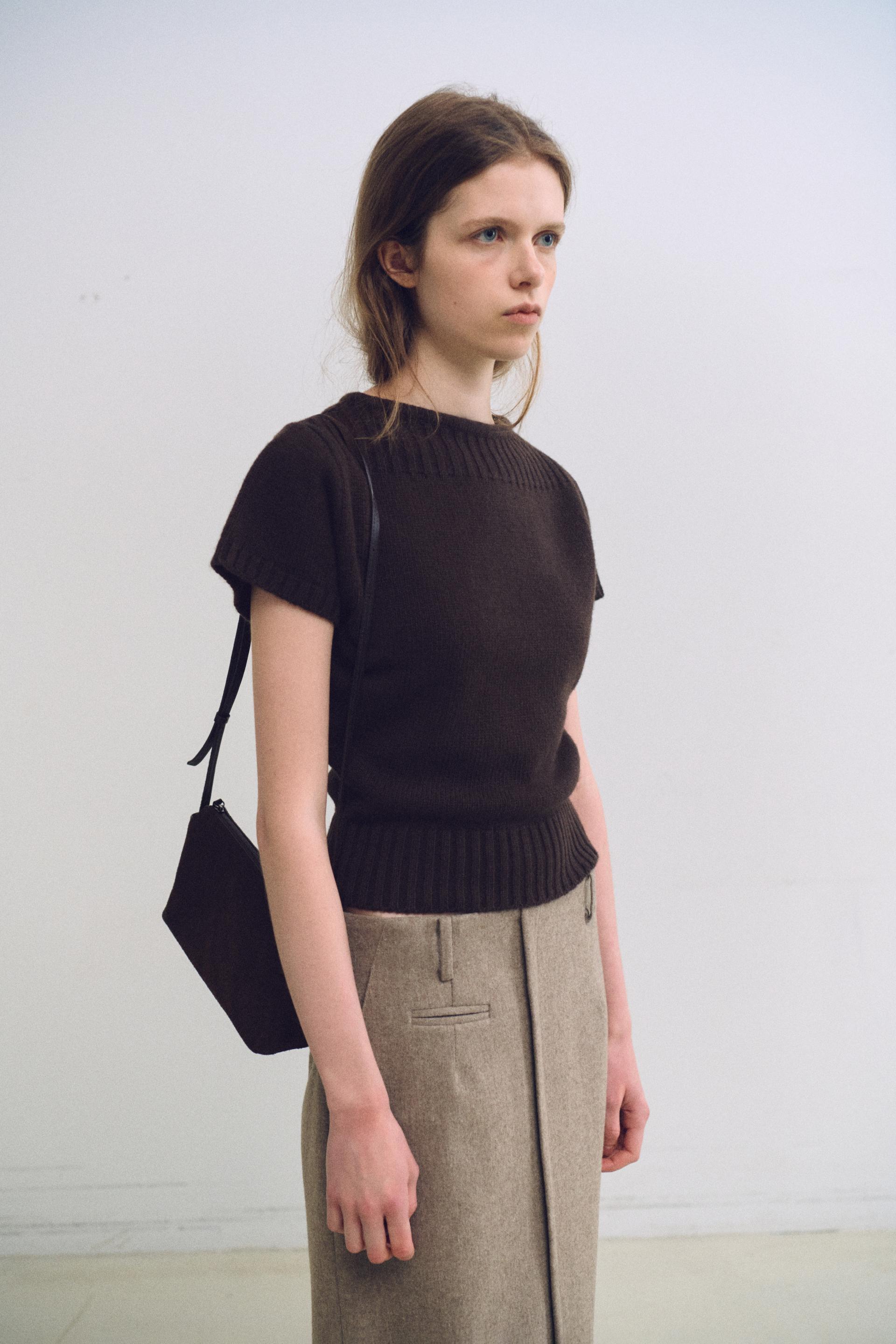 [4차 재입고 9/11 순차배송] boat-neck half knit (dark brown)
