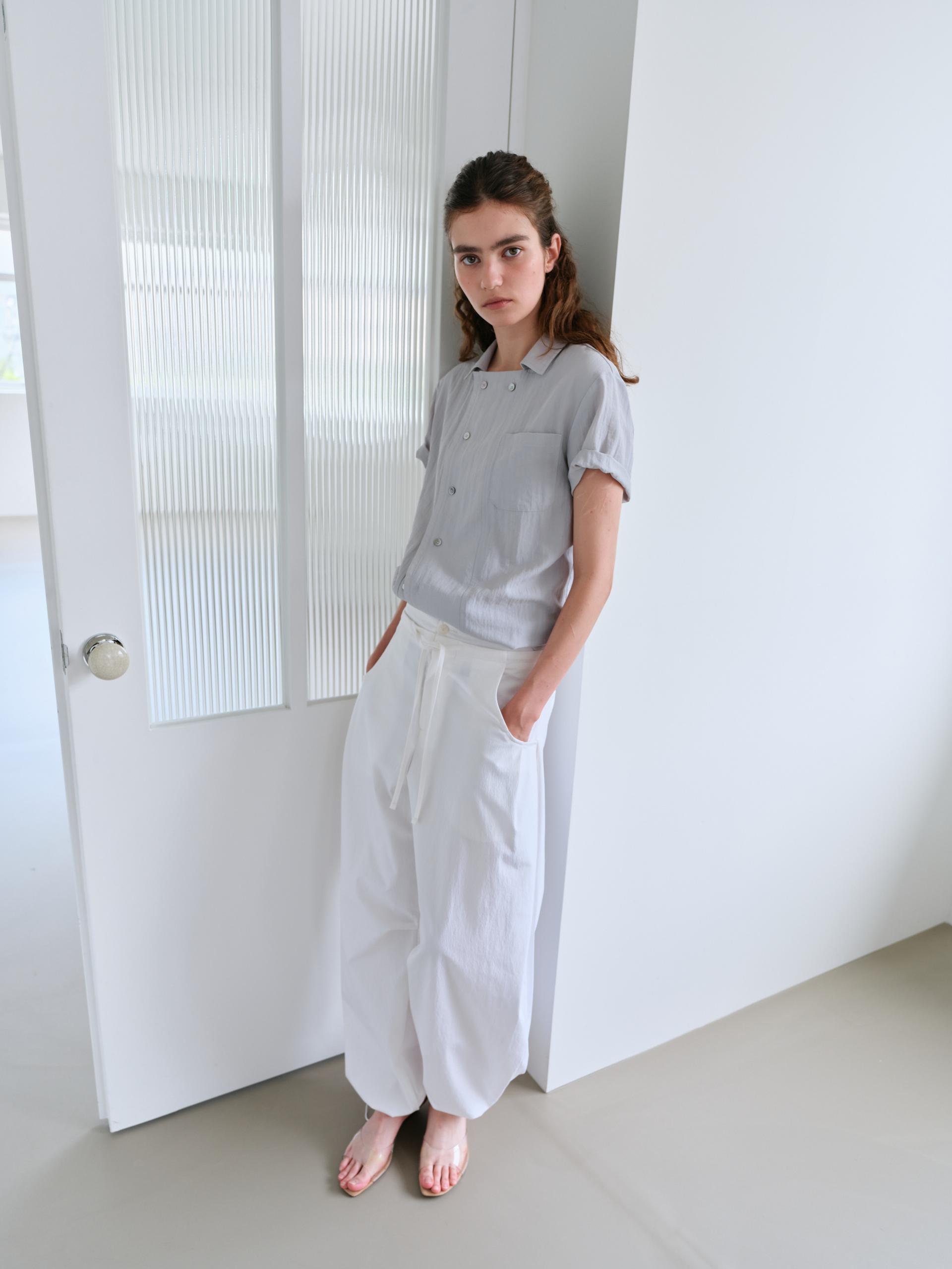 overlap half shirt (dusty sky)