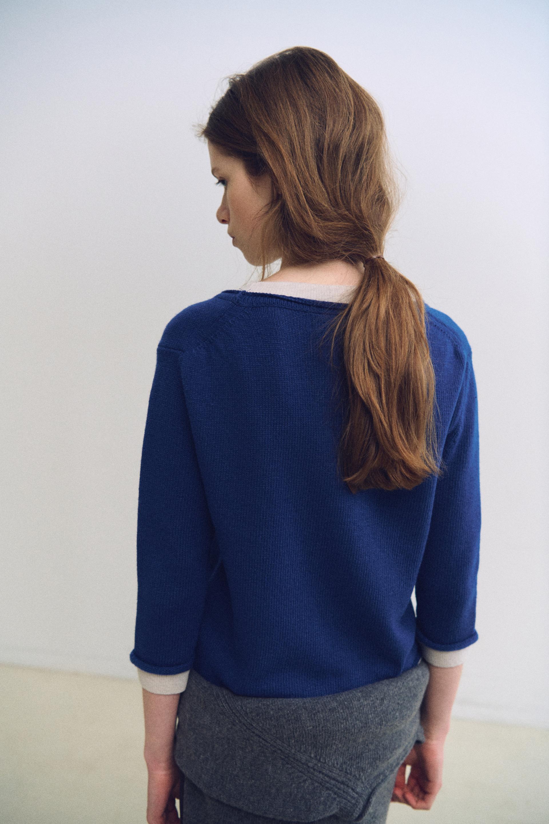 layered roll knit (blue)