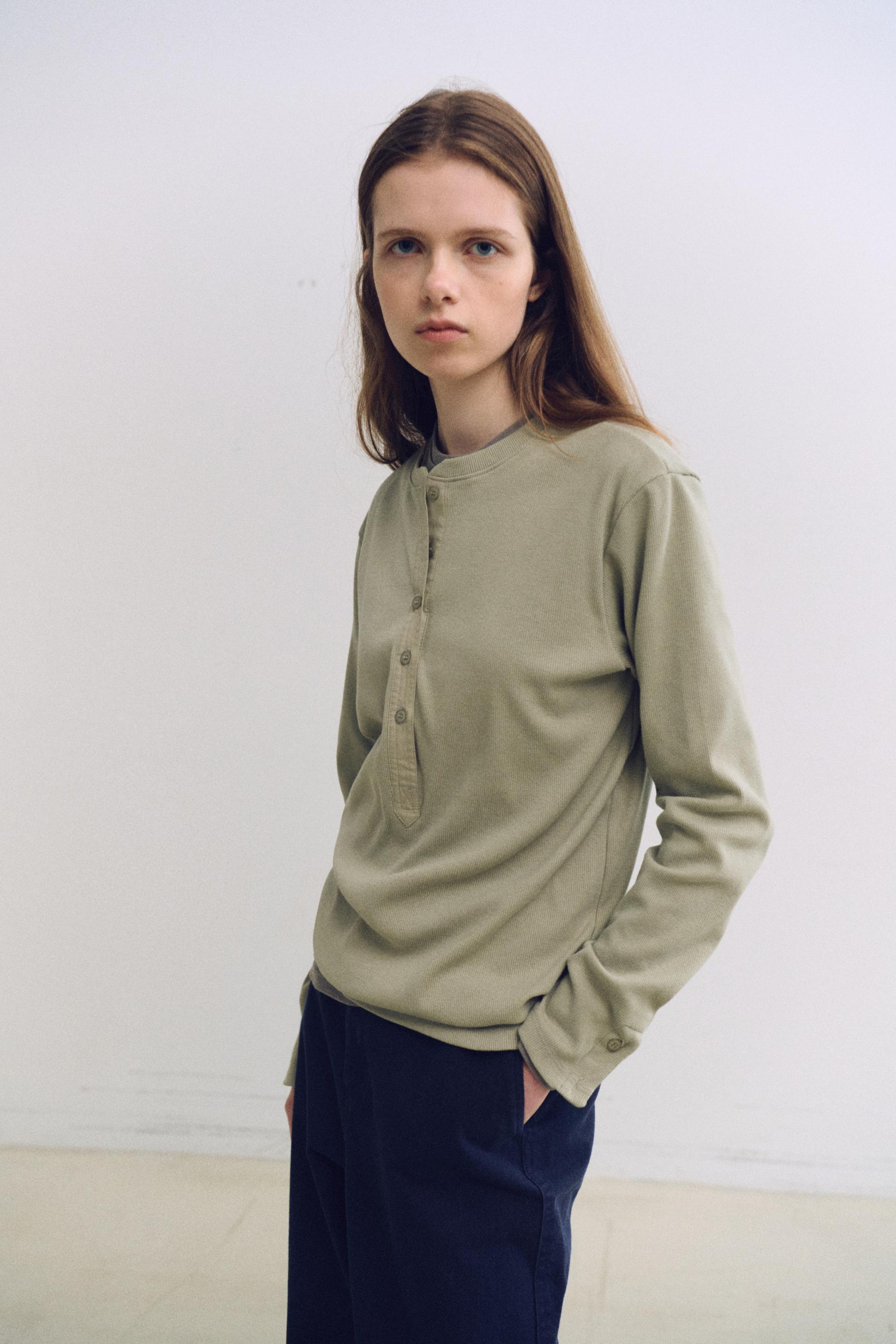alter deep henley t-shirt (dusty mint)