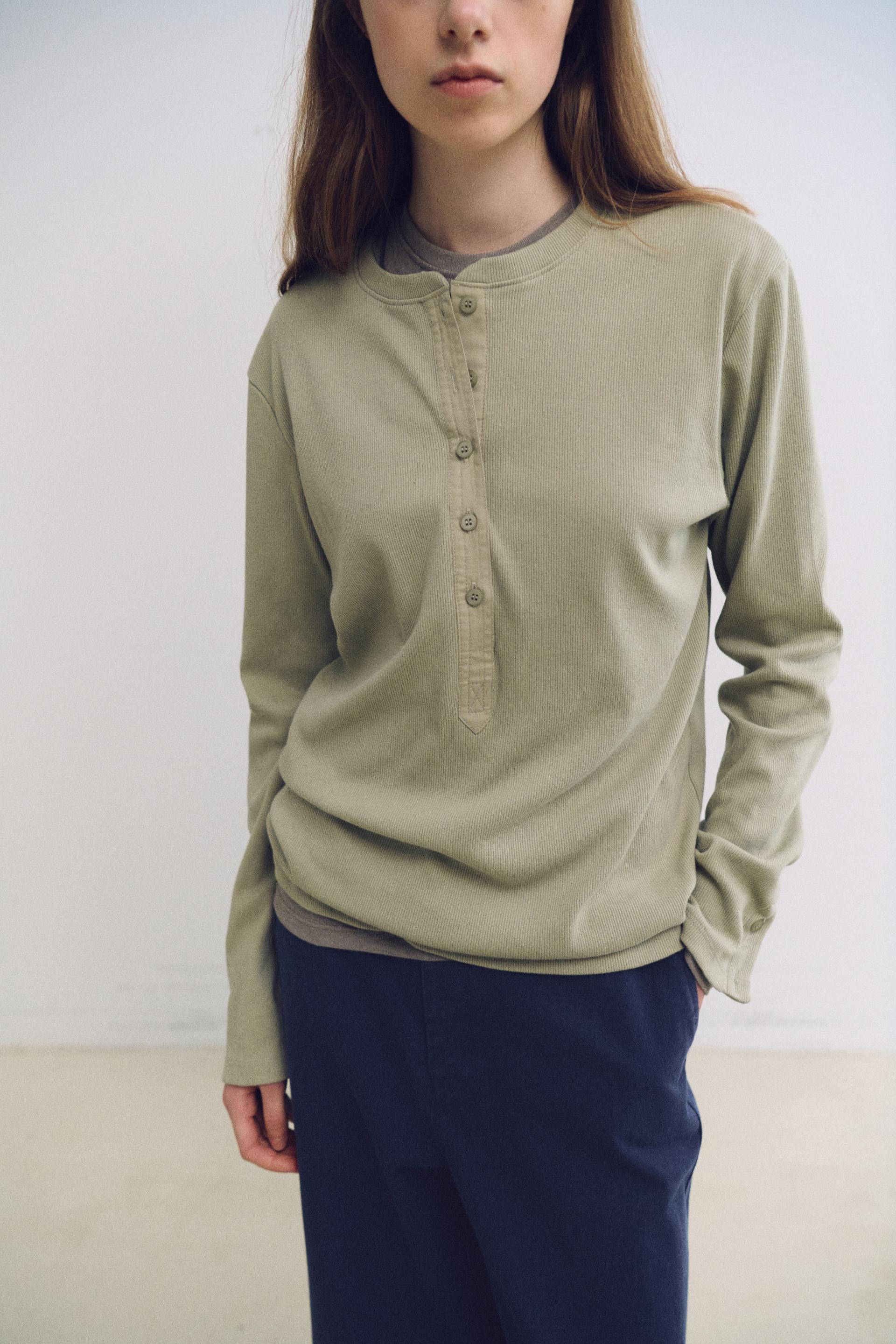 alter deep henley t-shirt (dusty mint)