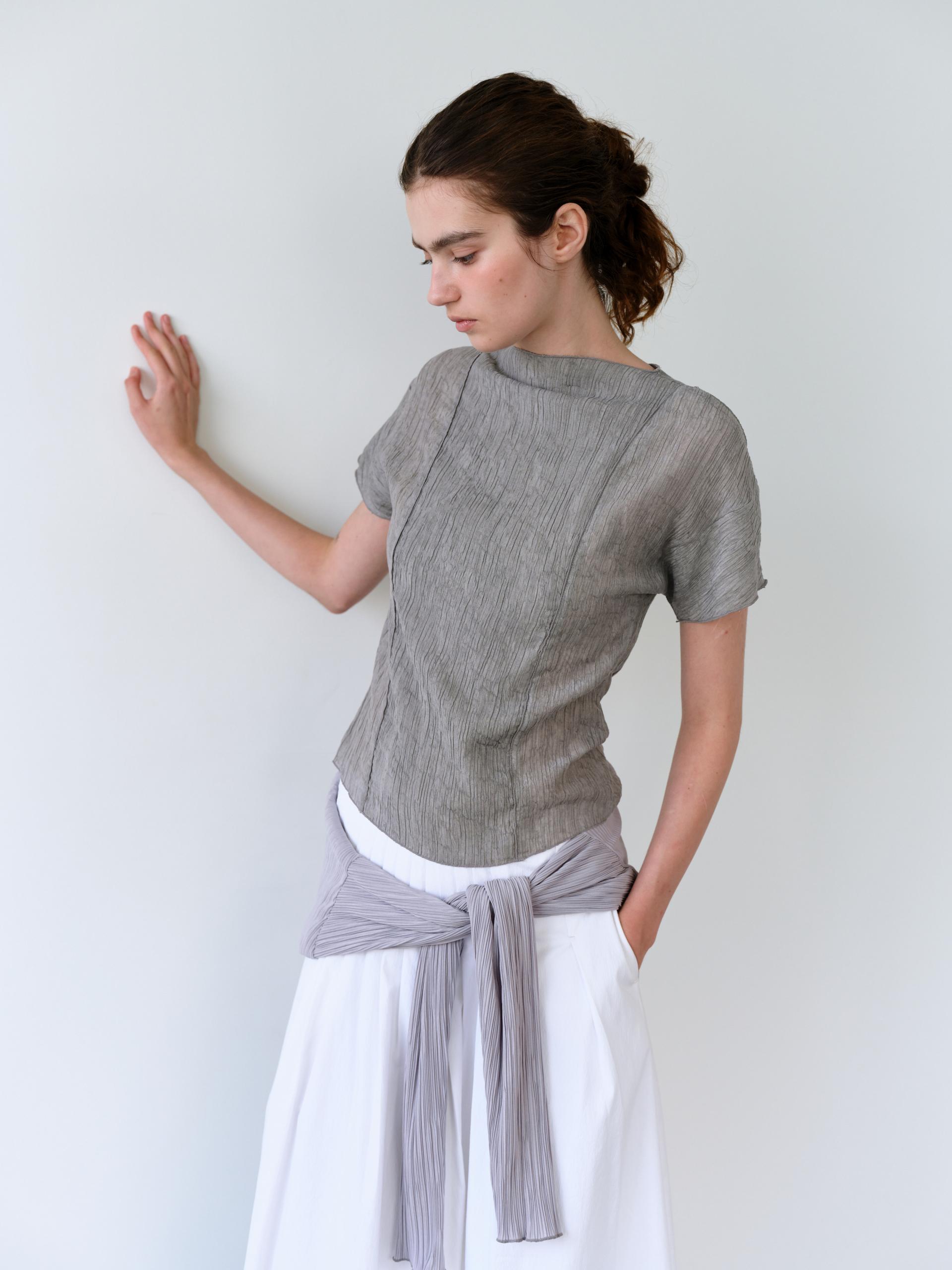 [4차 재입고 7/10 순차배송] pleats seam half blouse (grey)