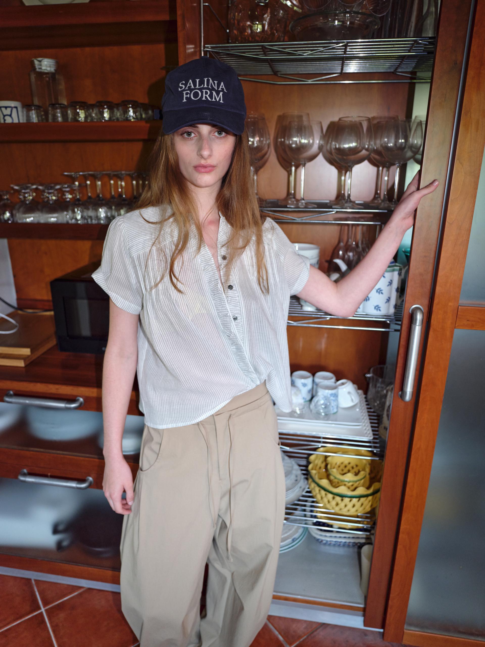 [2차 재입고] arc tuck pants (beige)