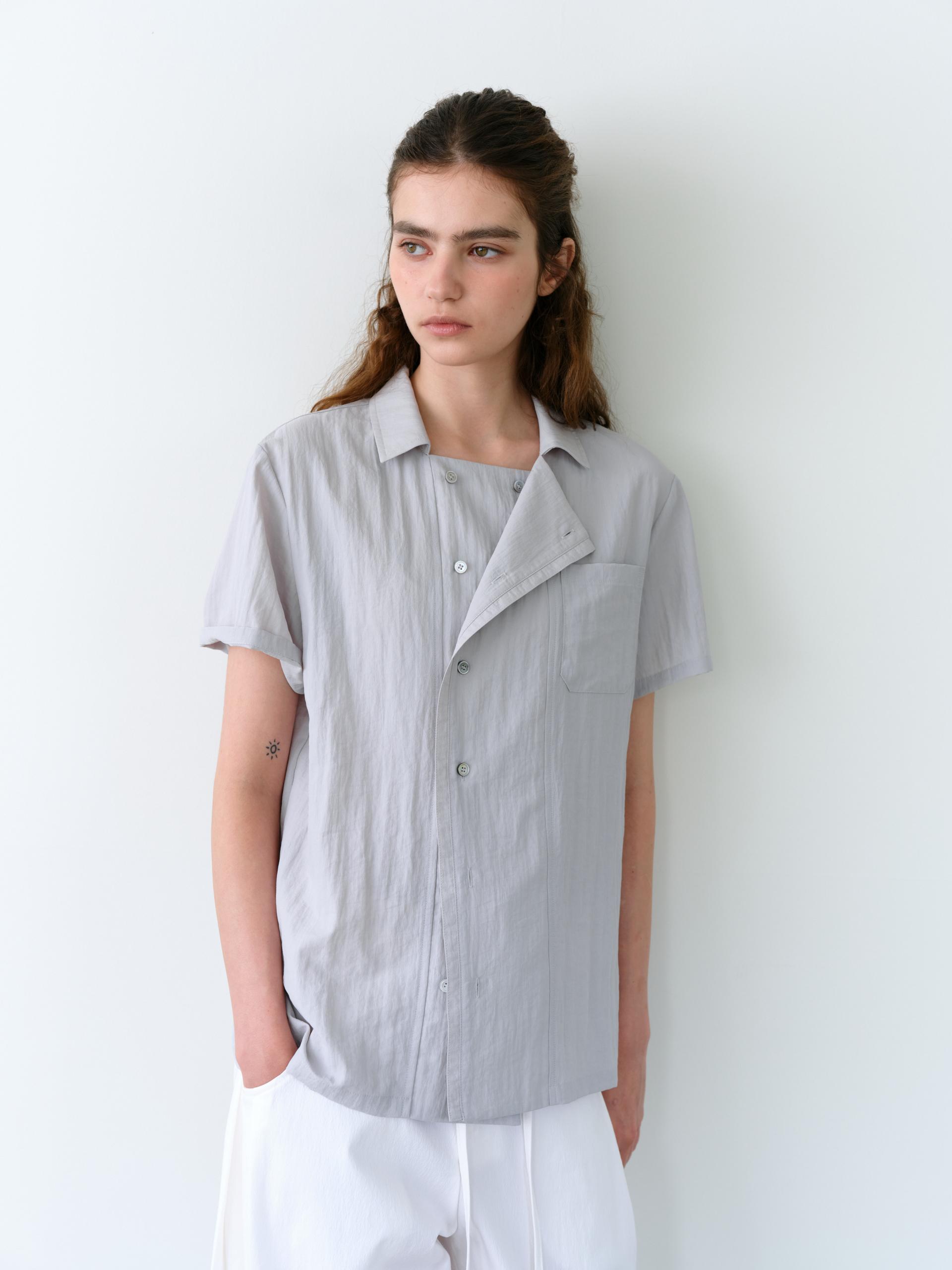 overlap half shirt (dusty sky)