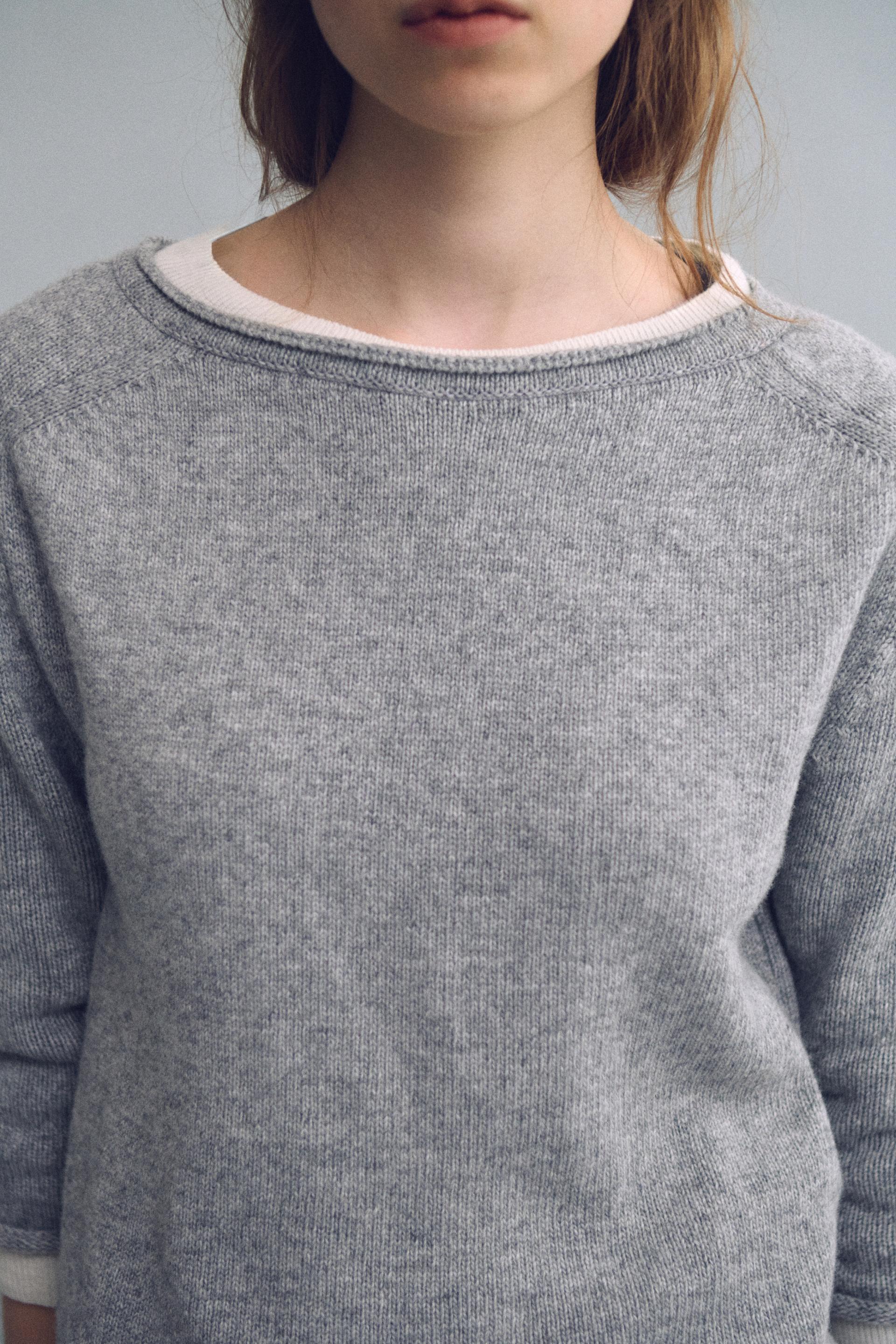 layered roll knit (light grey)