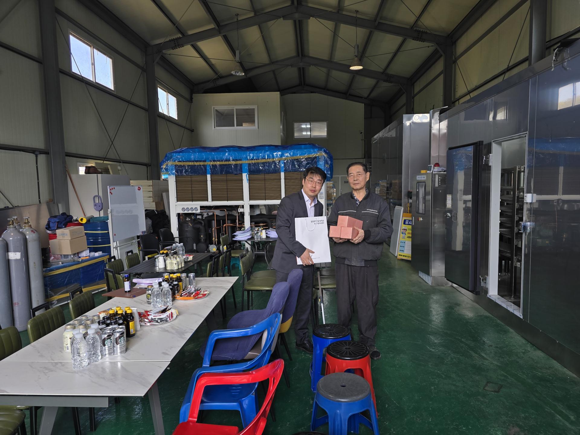 d8122e1c990ff.jpg