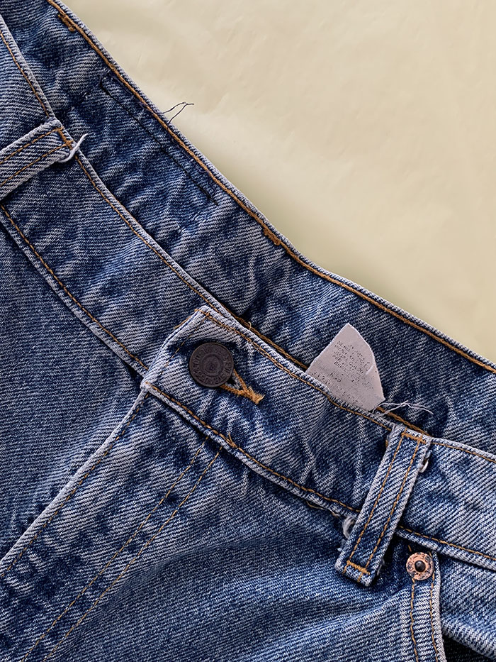 Levi's Short - size 35 (classic straight fit)