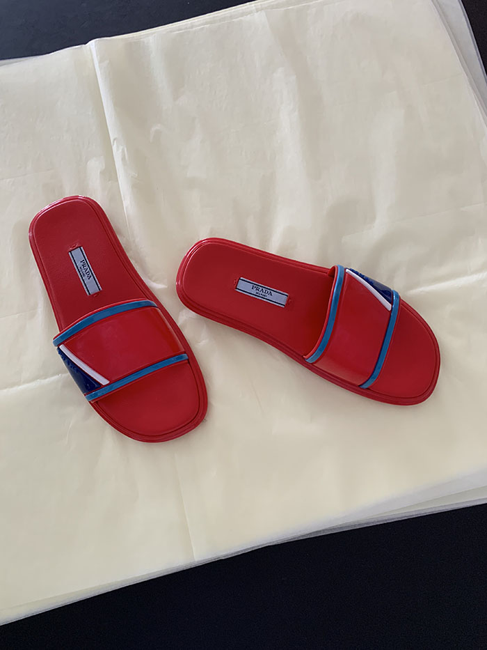00s "Prada" Rubber Slides Mules
