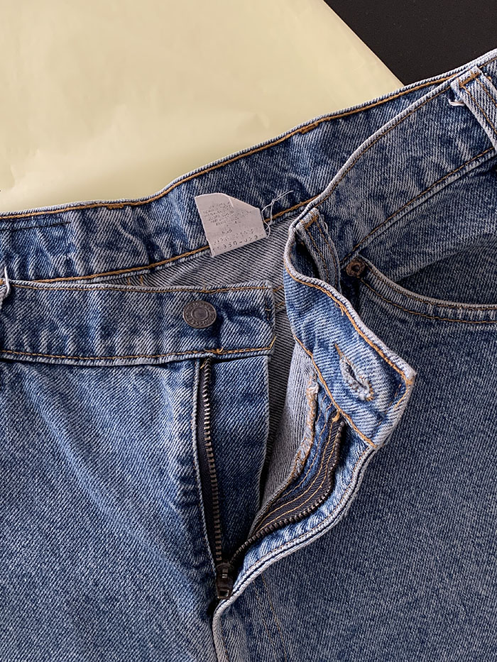 Levi's Short - size 35 (classic straight fit)