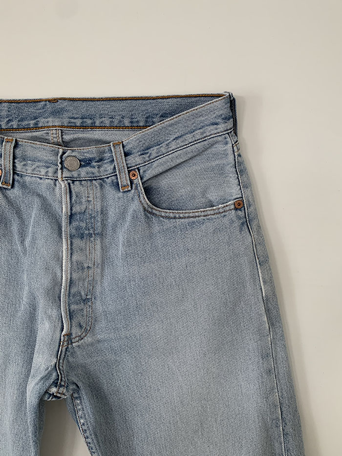 90's Levi's 501 - size 27-28 (classic straight fit) 복제 복제