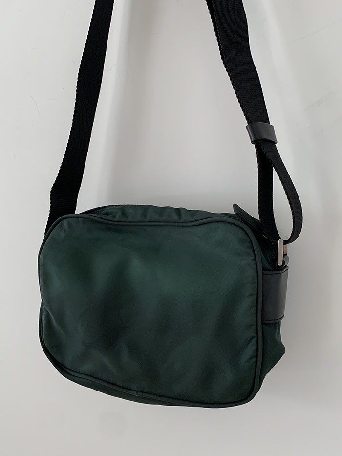 00's "PRADA" renylon Cross Bag 착샷만 추가하기