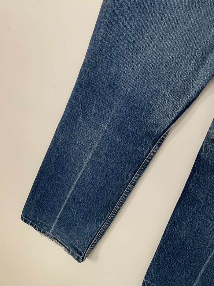 90's Levi's 20517 - size 32 (classic boot cut)