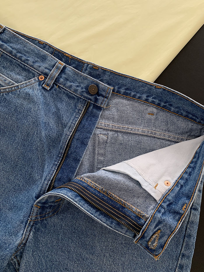 Levi's Short - size 35 (classic straight fit)