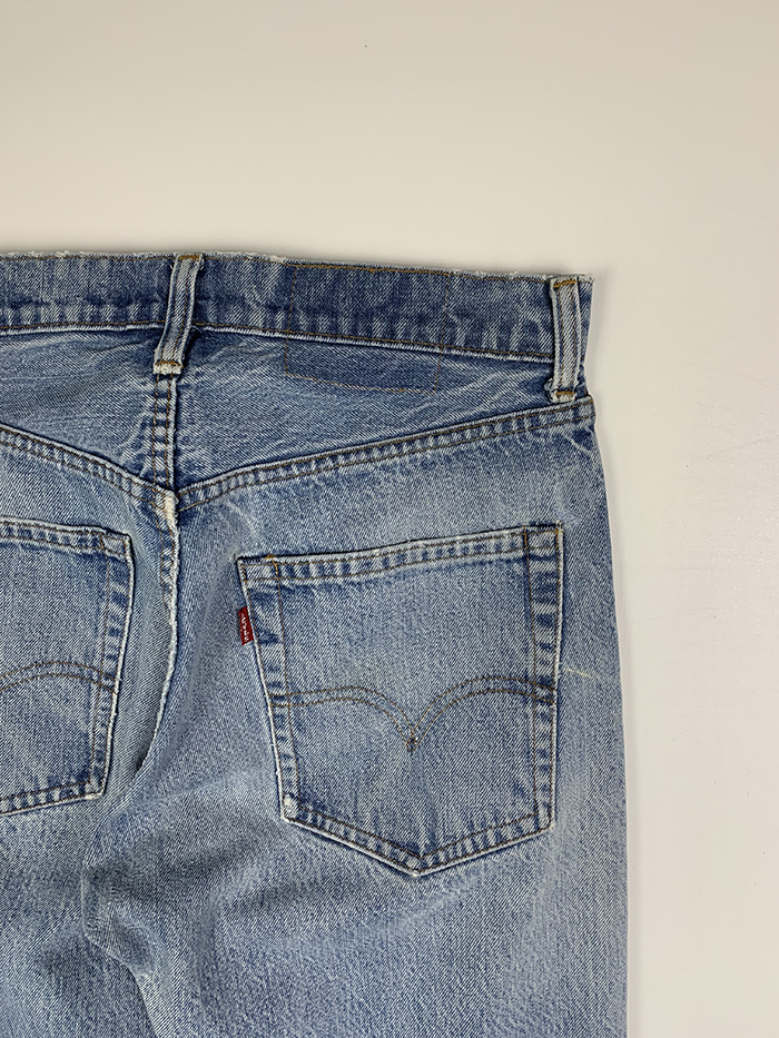 (Distressed) 80's Levi's 20505 - 0217 - size 29-30 (classic regular fit)