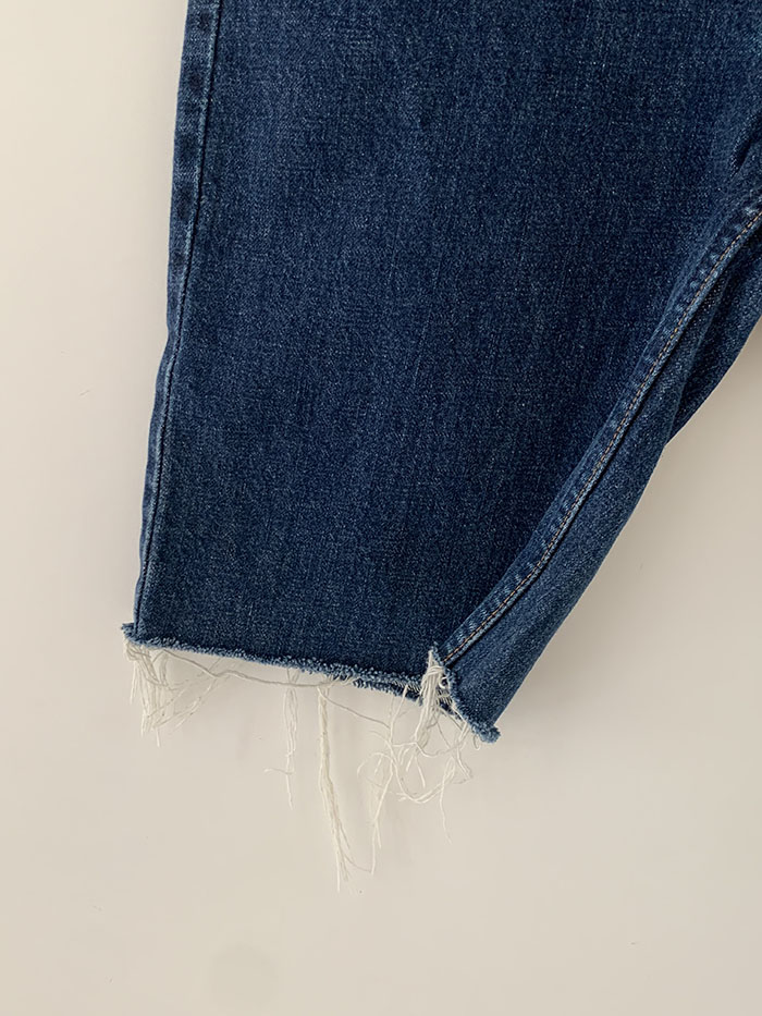 90's Levi's Short - size 27 (classic straight fit)