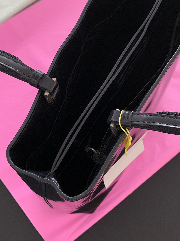 90's - 00's "PRADA" Leather Tote Bag (rare design) 복제