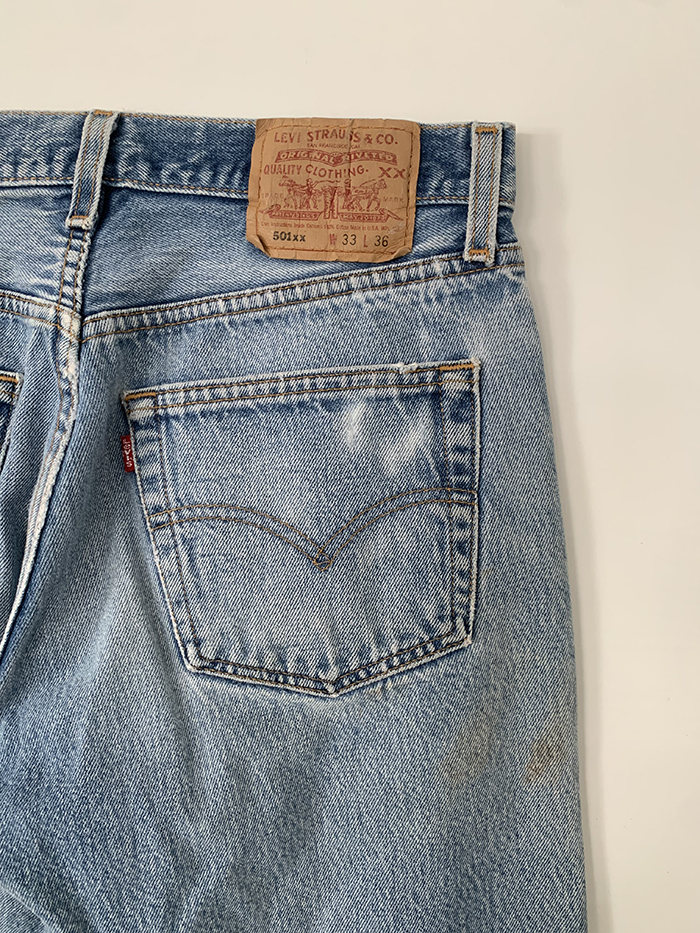 00's Levi's 501xx - size 28-29 (classic straight fit)